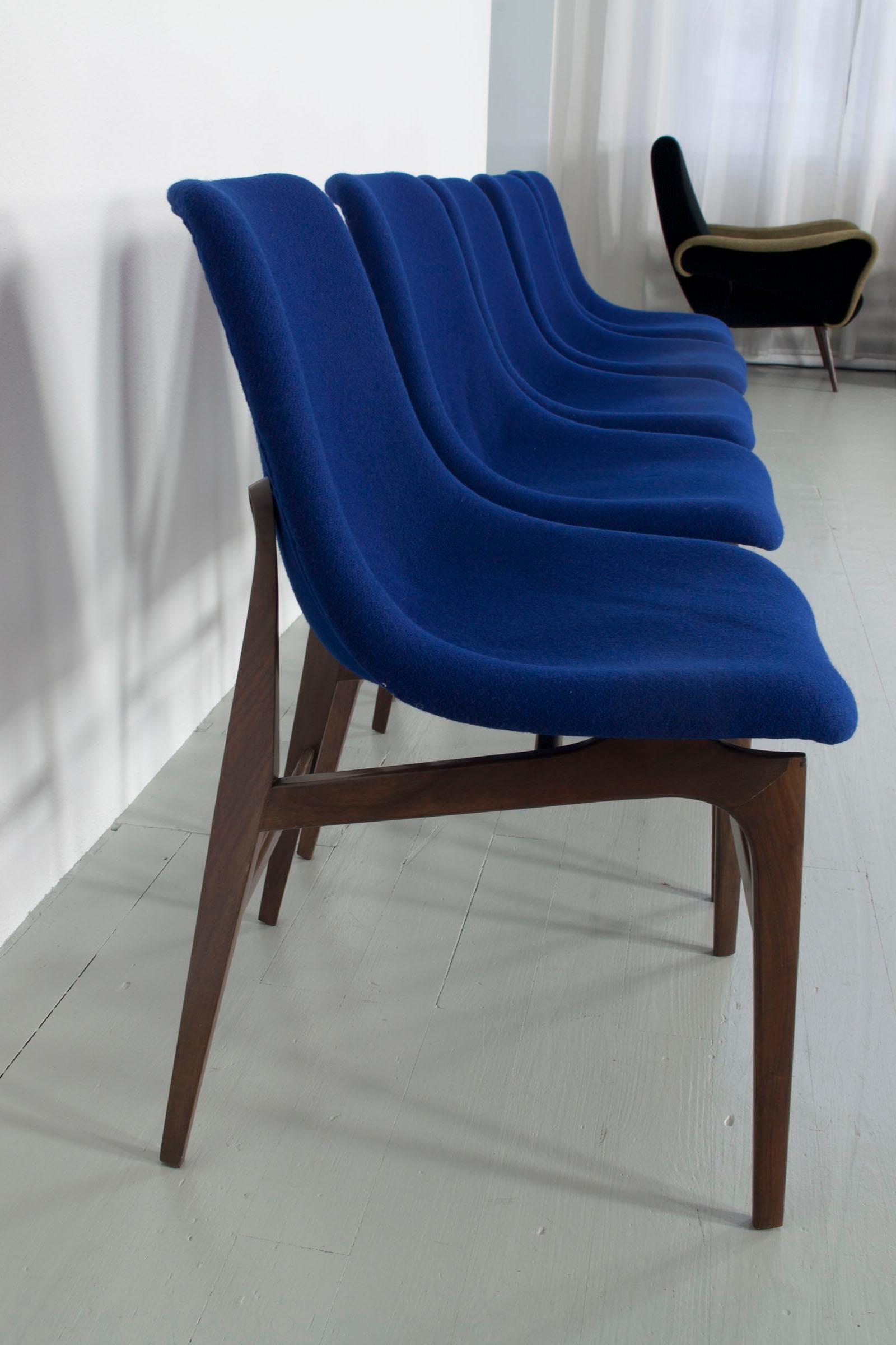 Ensemble de six chaises de salle à manger bleues « Vittorio Dassi », Italie, années 1950 en vente 4