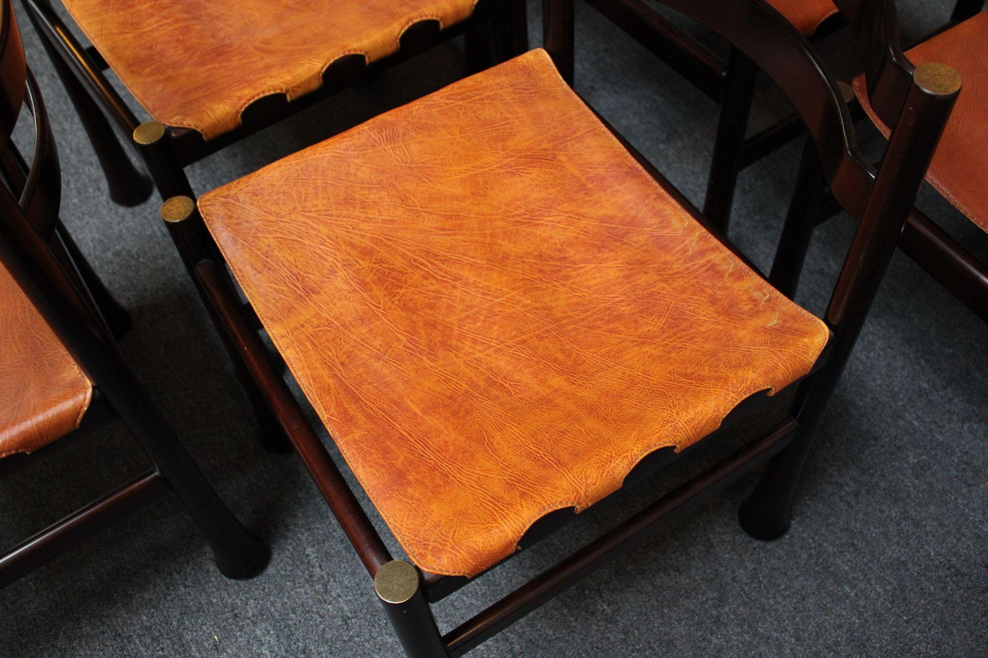 Ensemble de six chaises de salle à manger modernes italiennes en bois de rose et cuir de Luciano Frigerio en vente 5