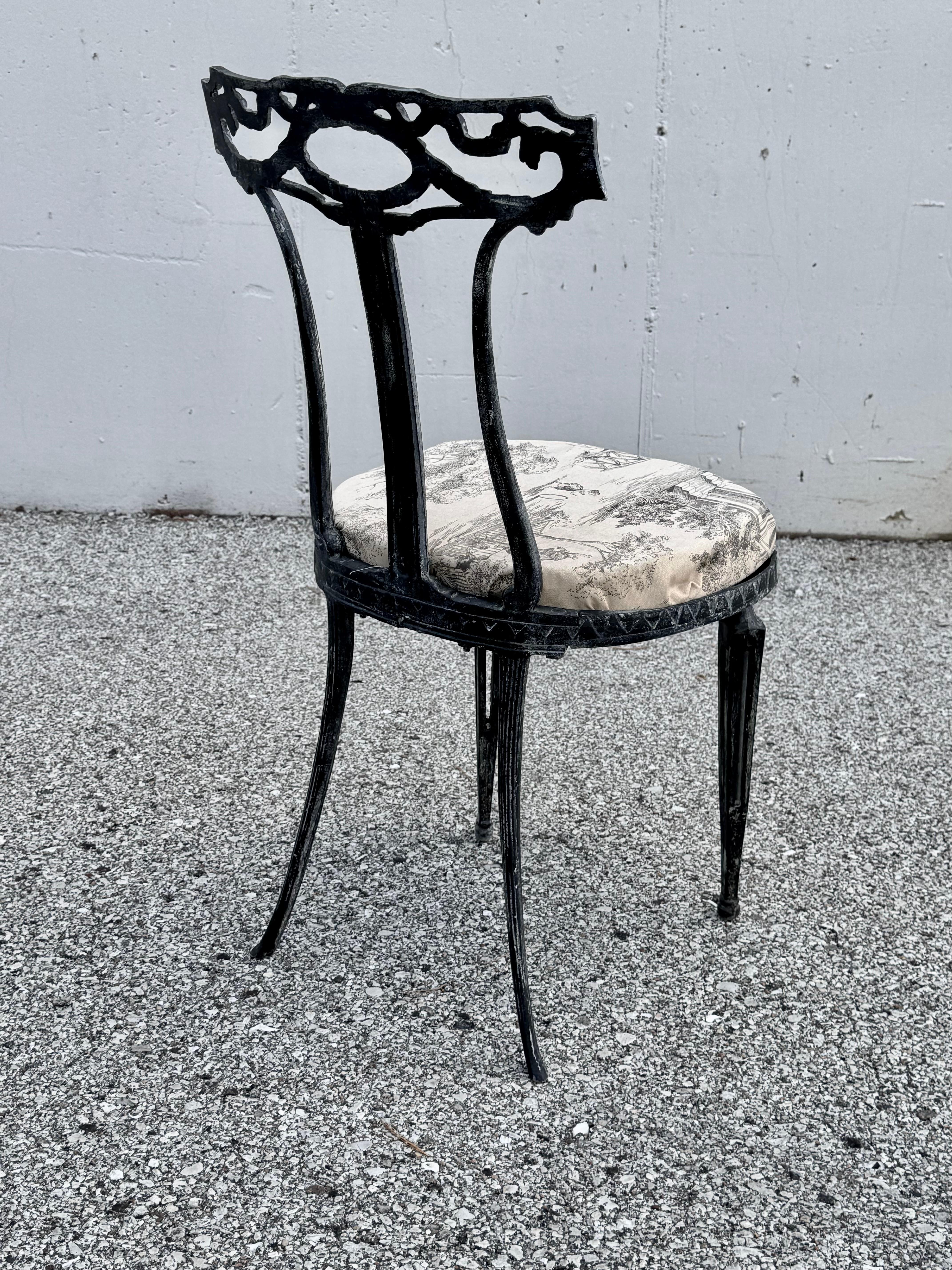 Set of Six Italian Neo-Classical Style Patio or Garden Dining Chairs by Palladio For Sale 9