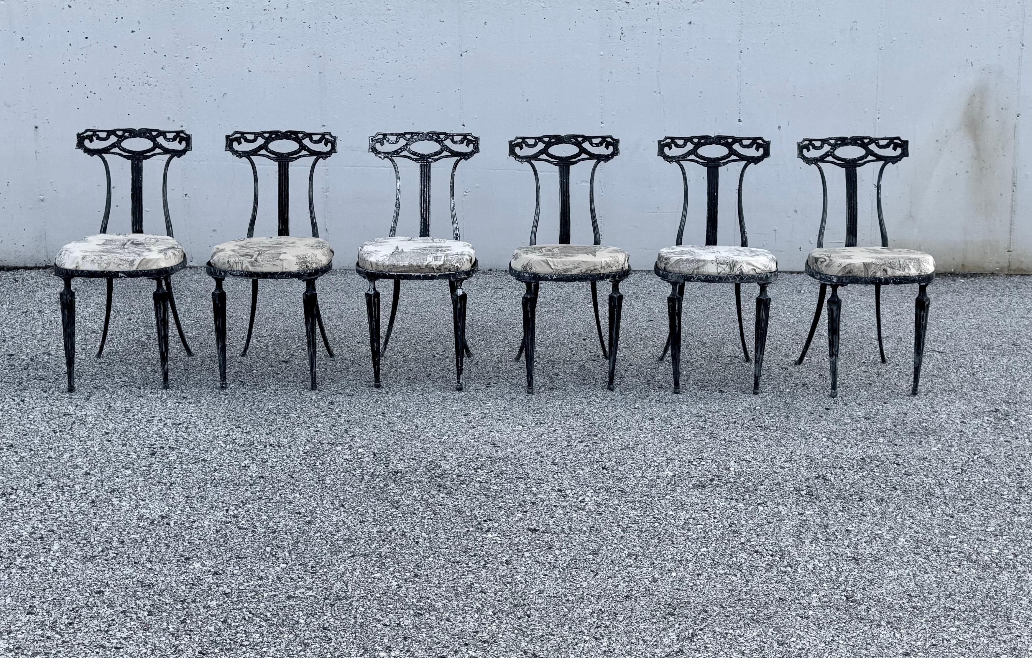 Mid-20th Century Set of Six Italian Neo-Classical Style Patio or Garden Dining Chairs by Palladio For Sale