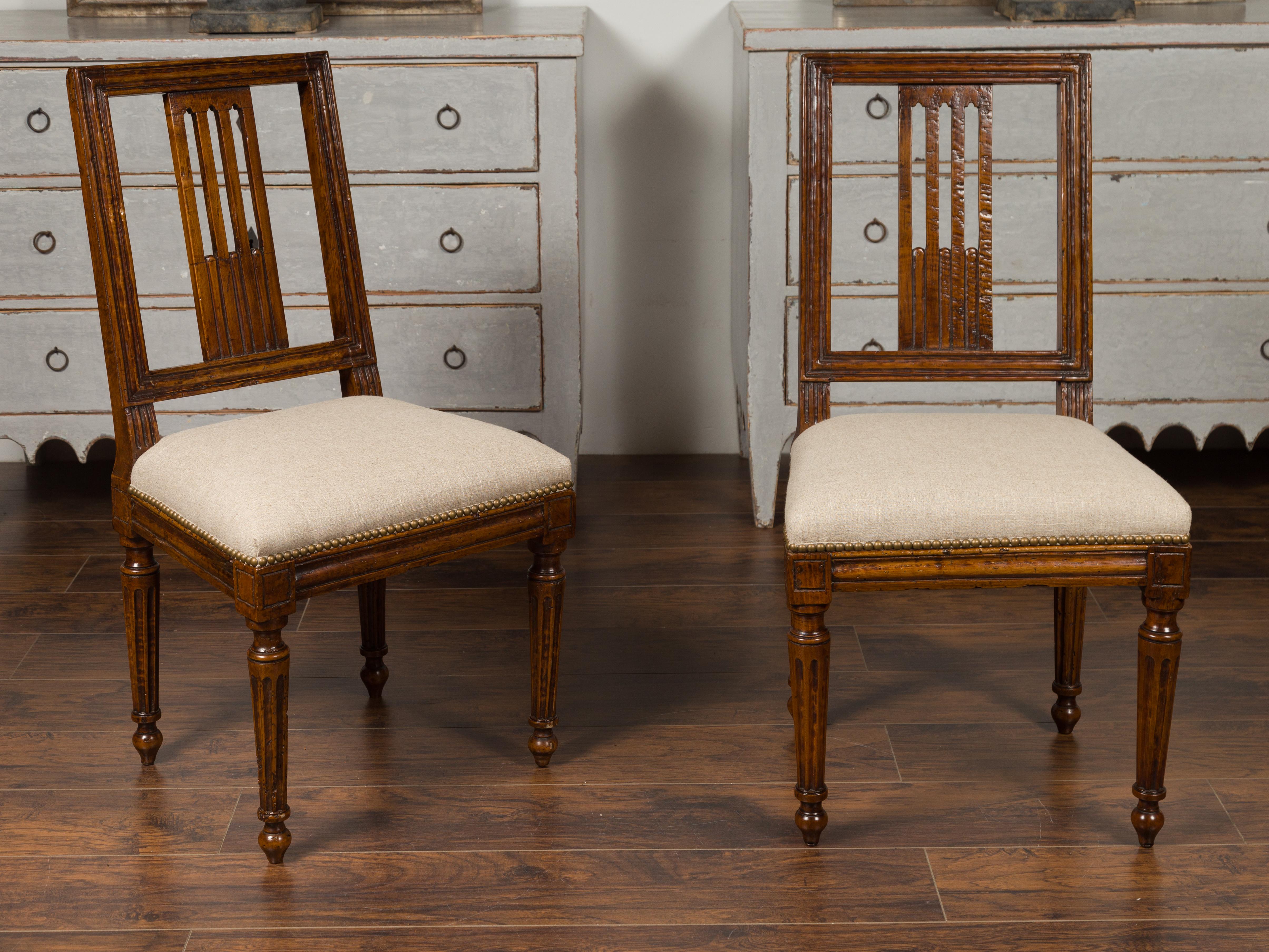 Set of Six Italian Oak Dining Room Side Chairs with Fluted Legs, circa 1870 7