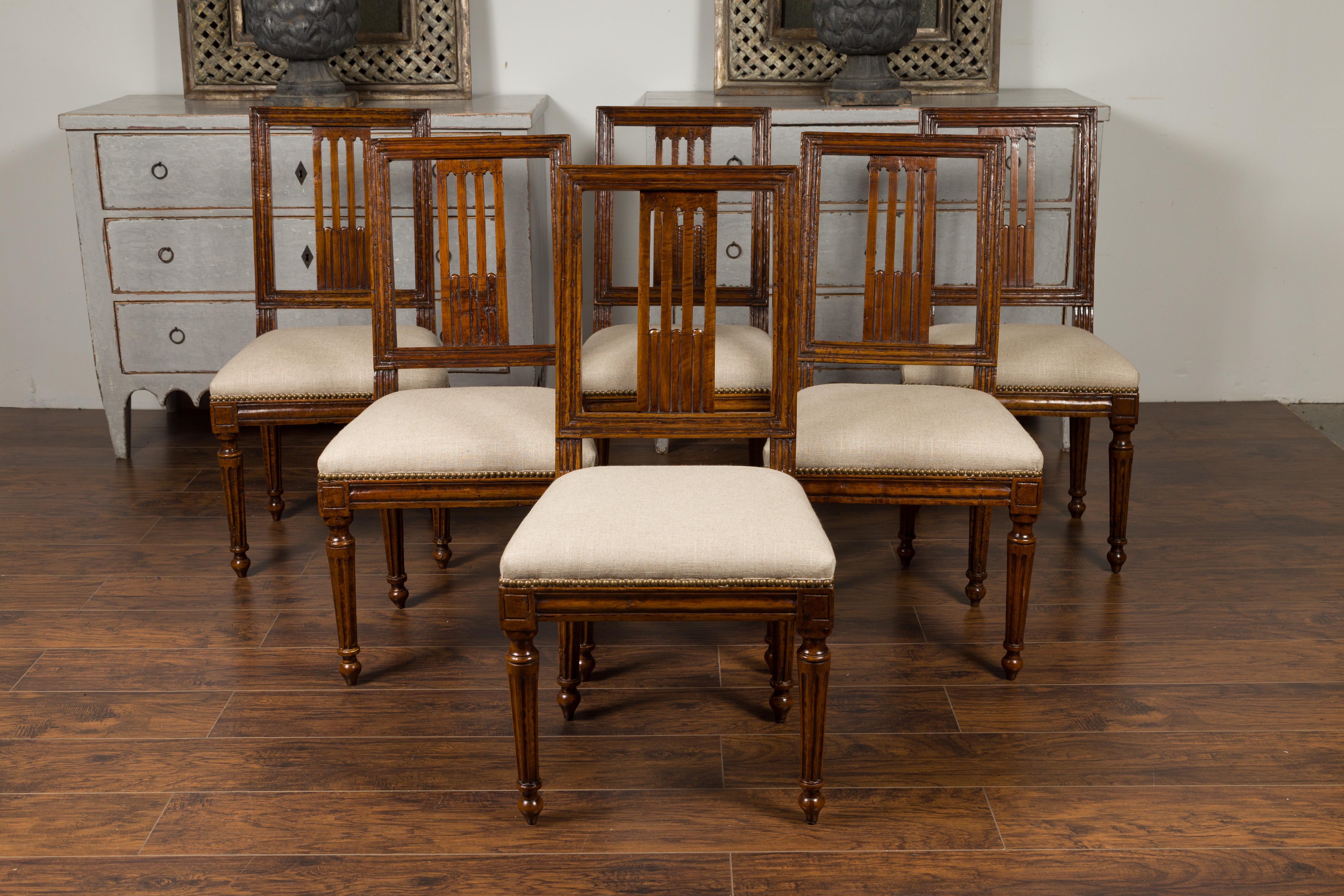 Set of Six Italian Oak Dining Room Side Chairs with Fluted Legs, circa 1870 12