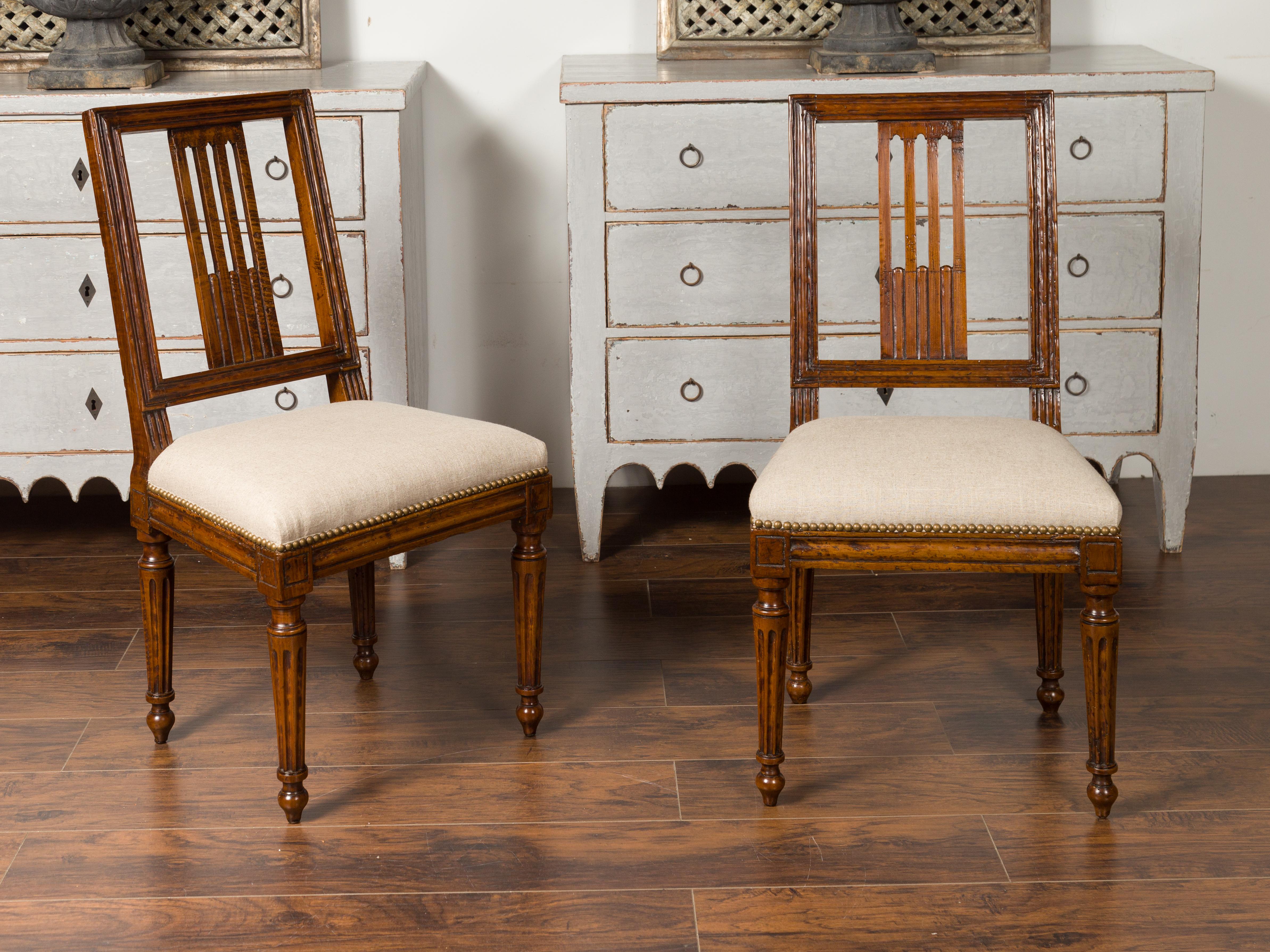 Set of Six Italian Oak Dining Room Side Chairs with Fluted Legs, circa 1870 In Good Condition In Atlanta, GA