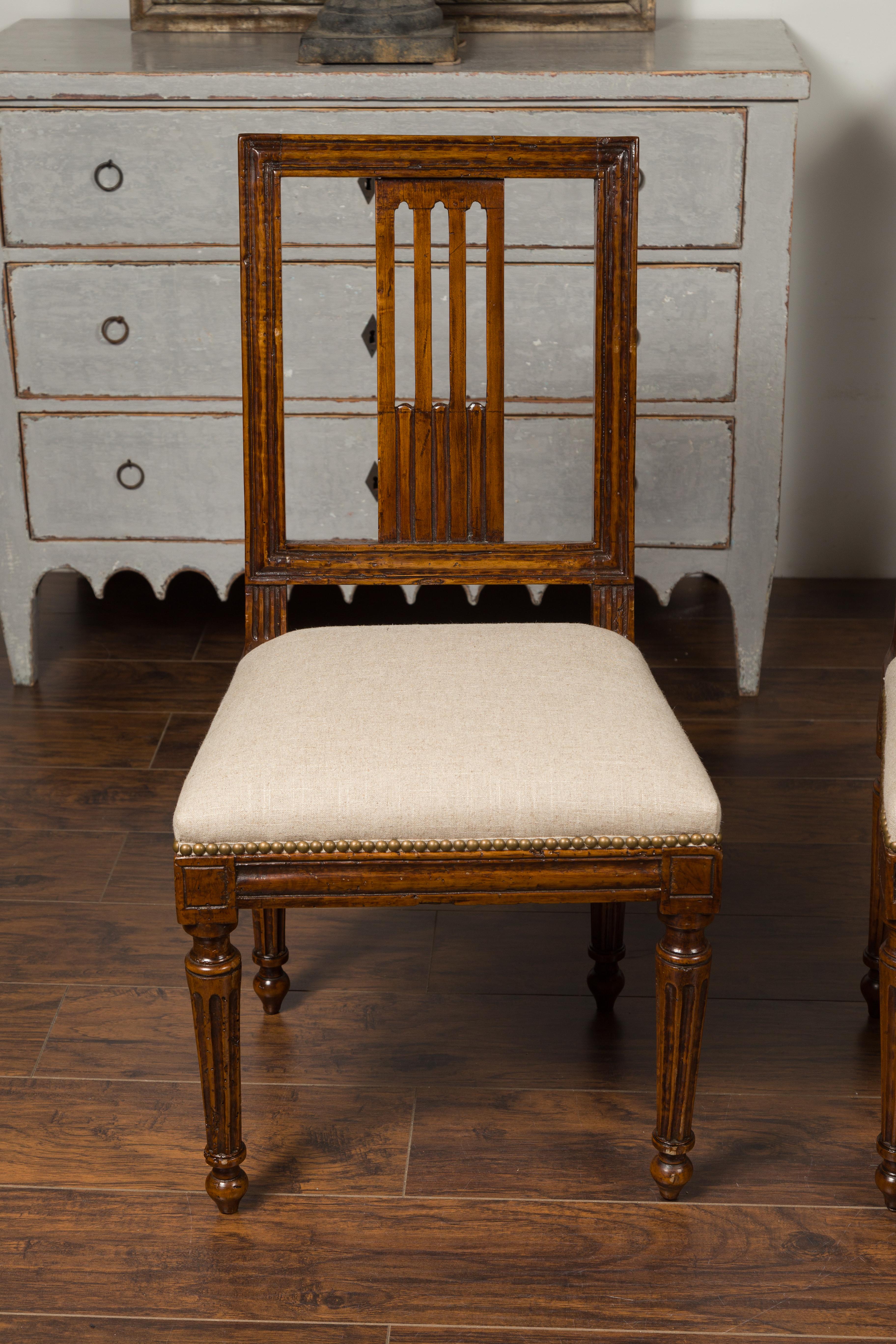 Set of Six Italian Oak Dining Room Side Chairs with Fluted Legs, circa 1870 1
