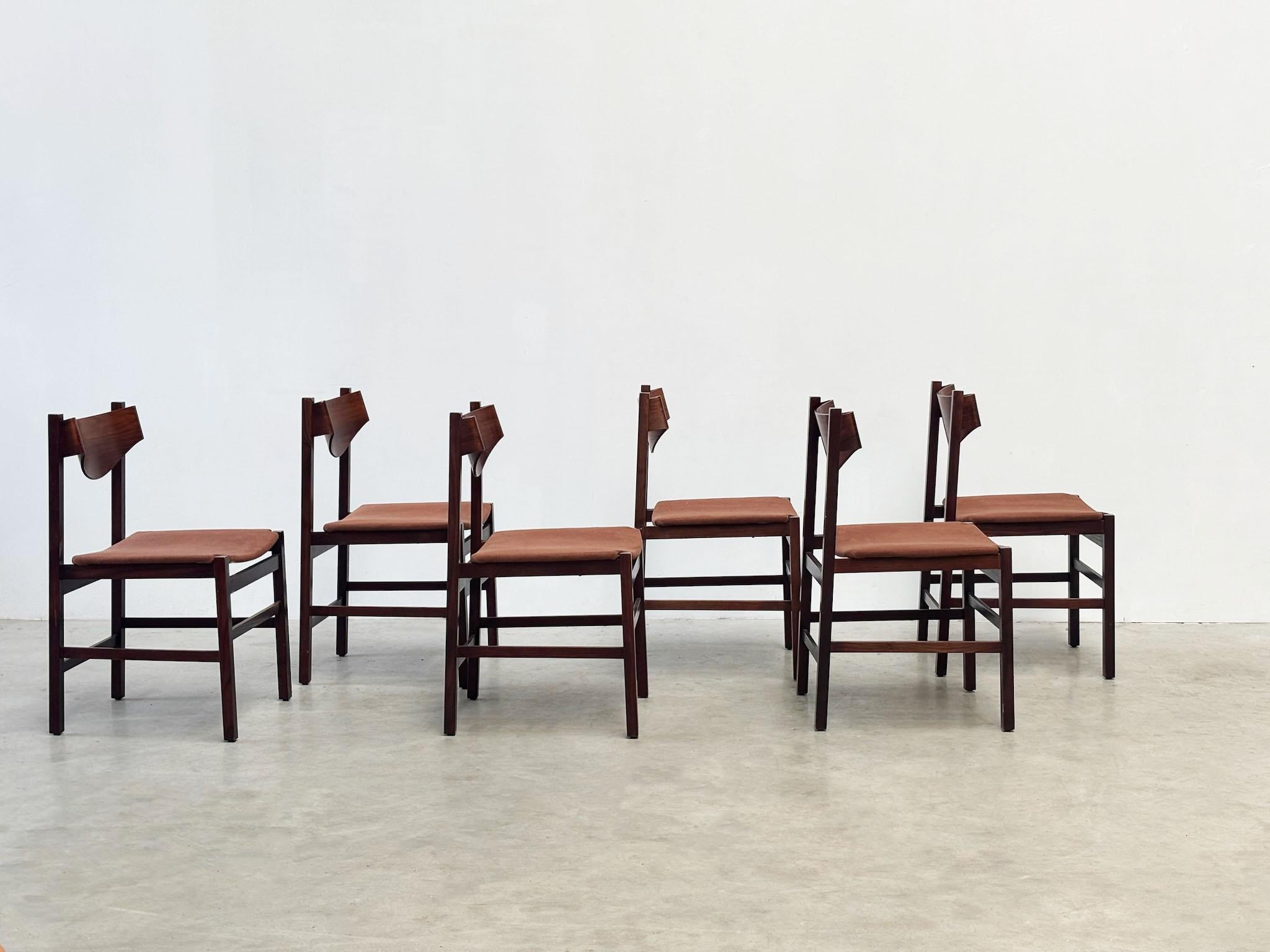 Fine XX secolo Set di sei sedie da pranzo in palissandro italiano in vendita