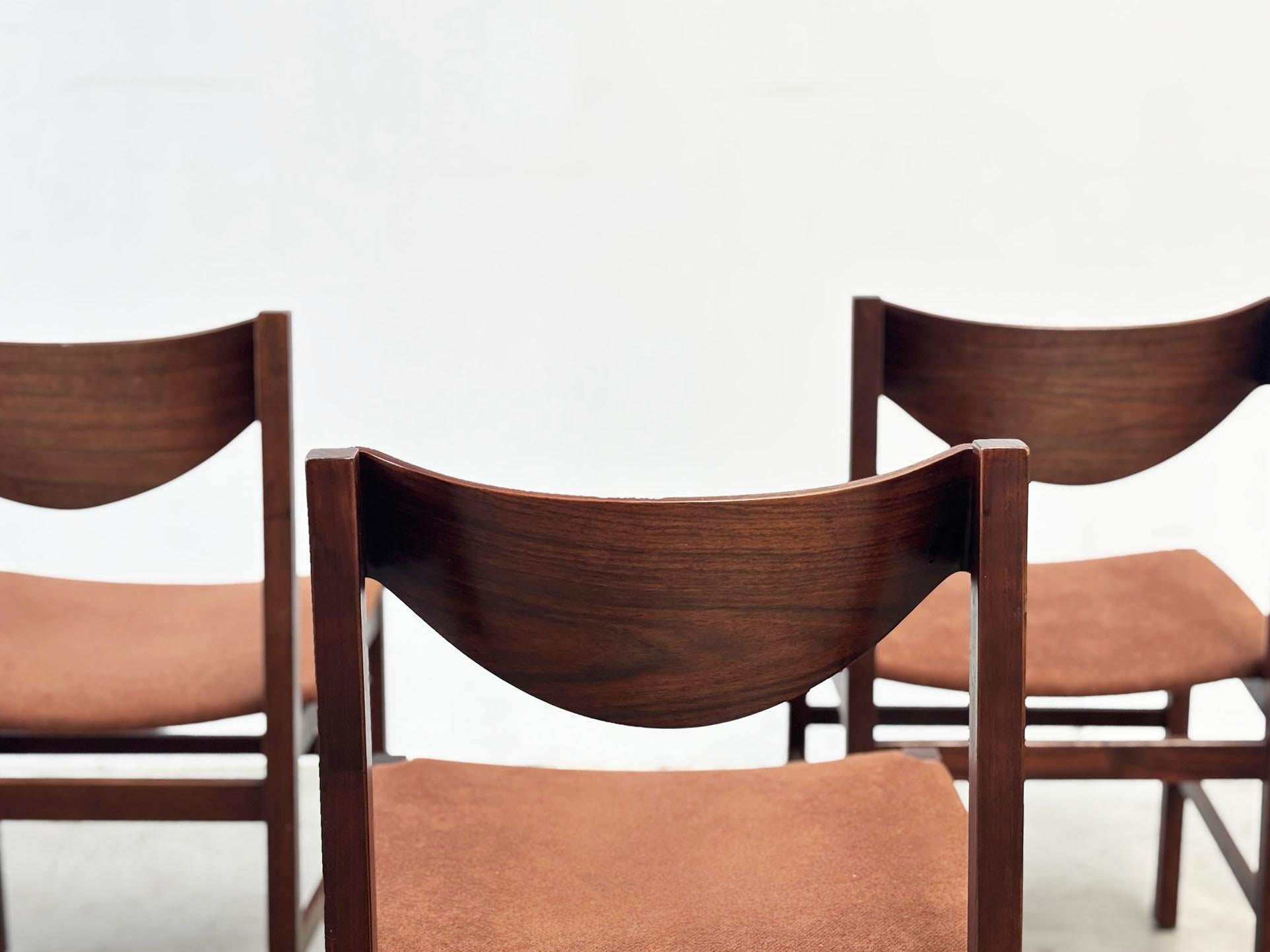 Set di sei sedie da pranzo in palissandro italiano in vendita 1