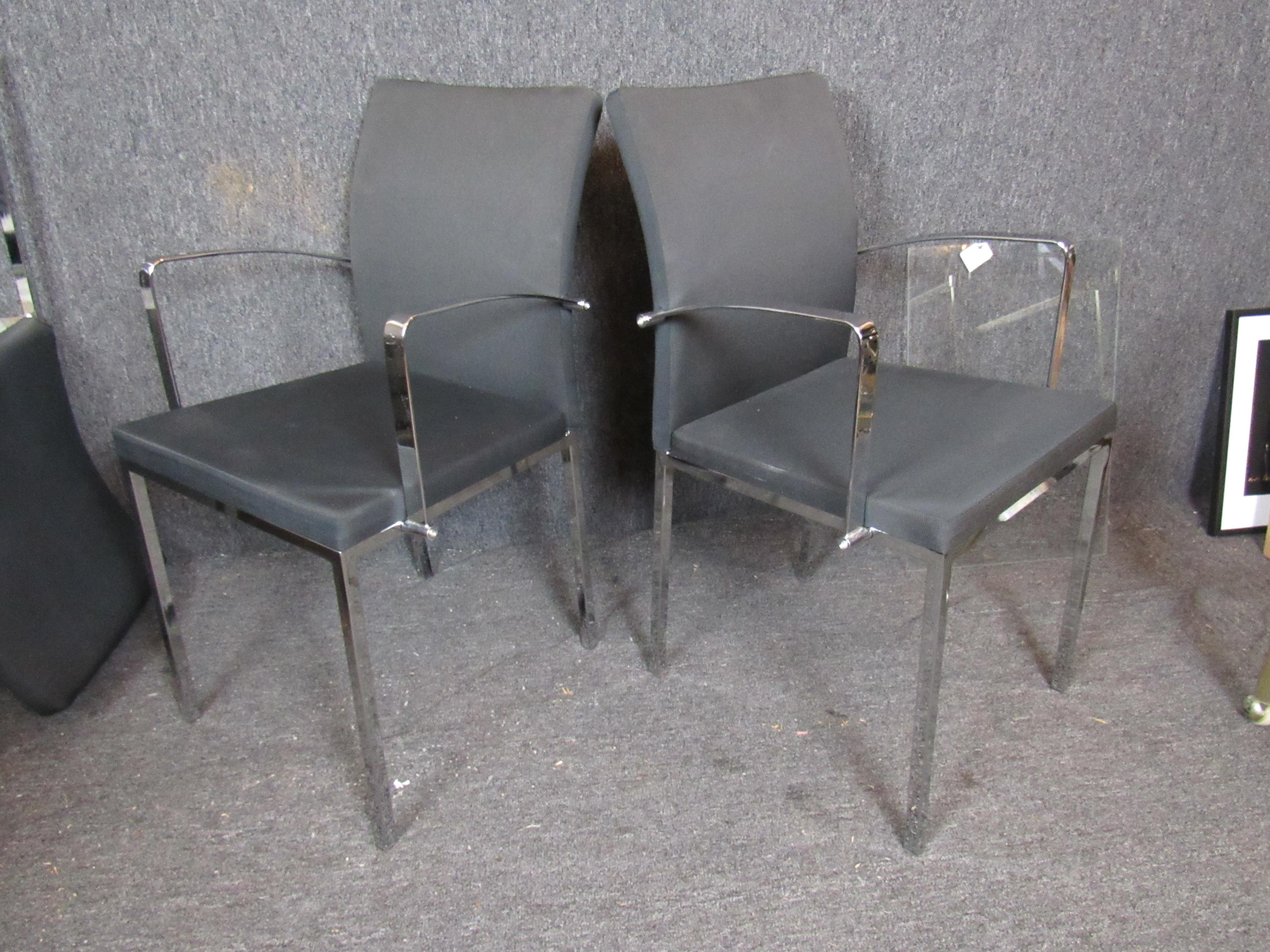 20th Century Set of Six Italian Upholstered Dining Chairs For Sale