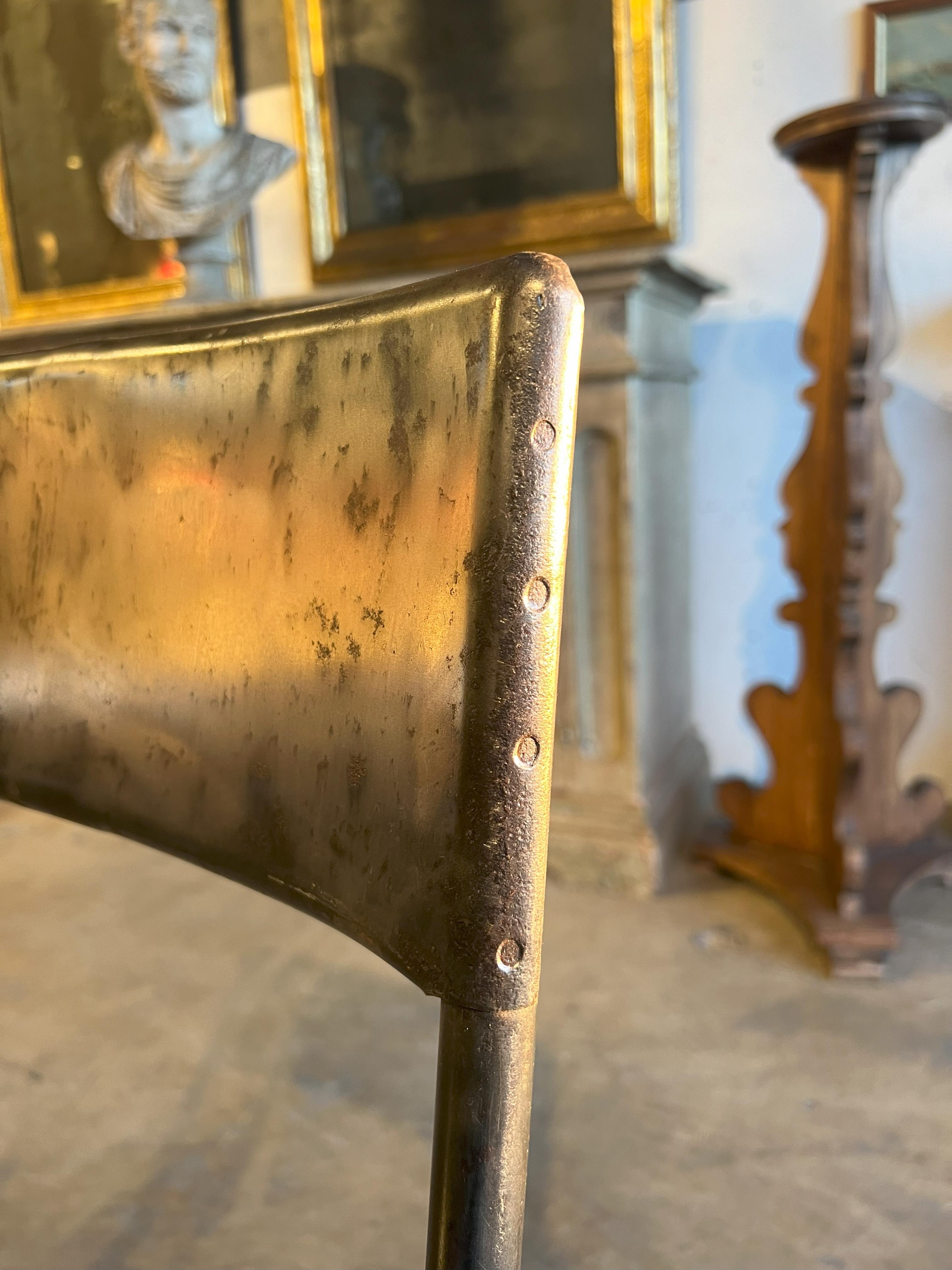 Ensemble de six chaises italiennes vintage en métal en vente 7