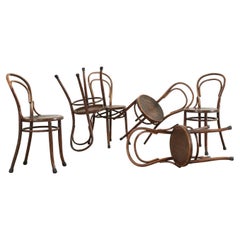 Ensemble de six chaises de salle à manger bistro en bois cintré J et J Kohn pour Thonet