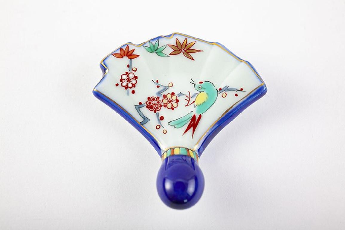 Set of six Japanese Contemporary porcelain chopstich rests, on a stunning fan-shaped body in cobalt blue, green, red and gold details. Chopstick rests keep chopstick tips from touching the table and are used the same way as knife, fork or spoon