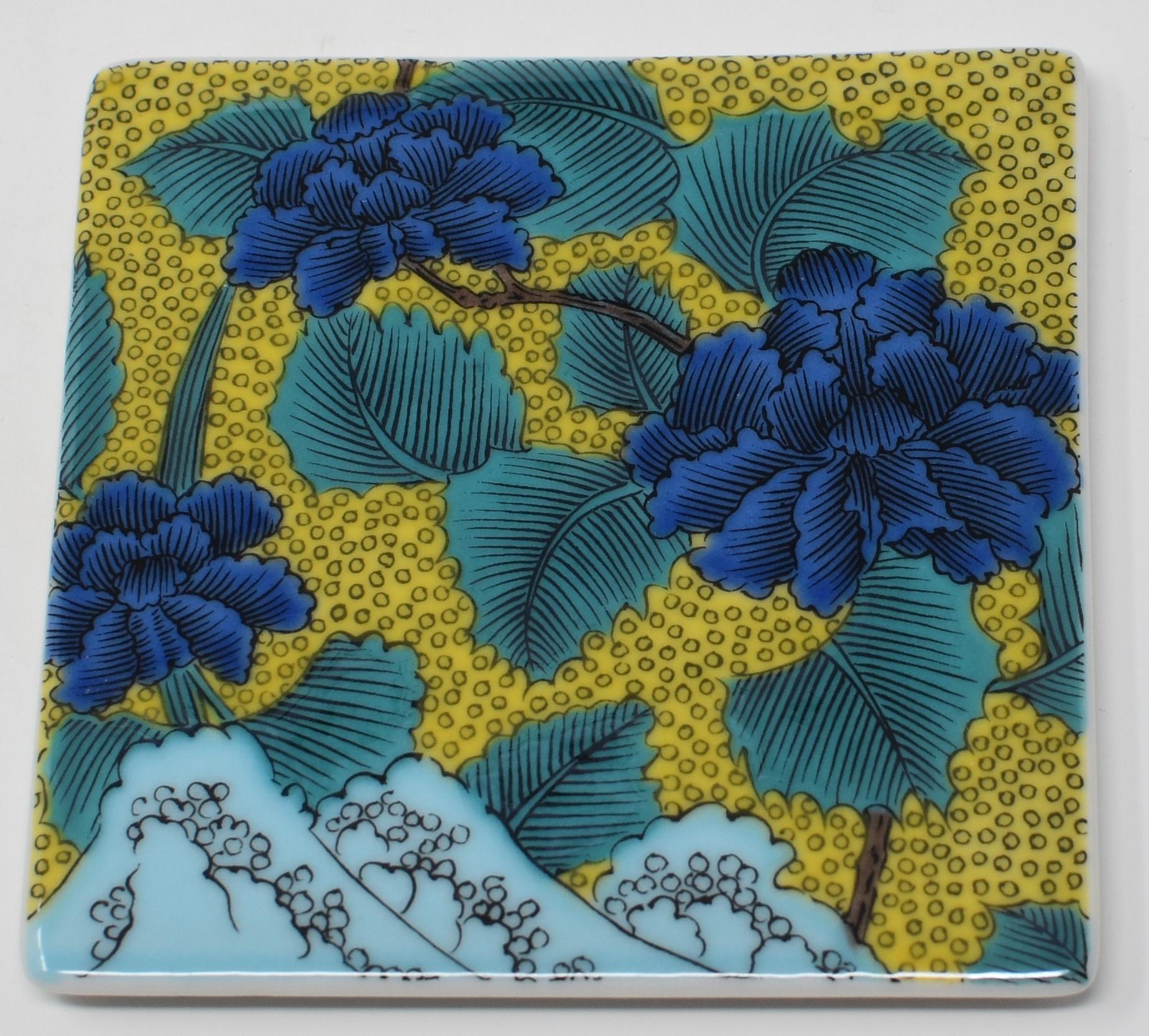 Set of Six Japanese Contemporary Green Yellow Purple Porcelain Coasters In New Condition In Takarazuka, JP