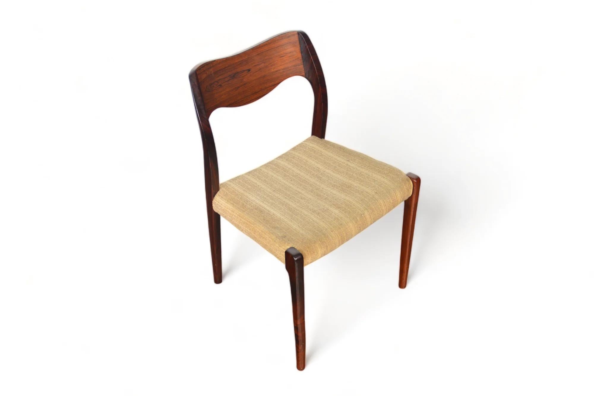 Set Of Six J.l. Møller Model 71 Dining Chairs In Brazilian Rosewood #1 In Good Condition For Sale In Berkeley, CA