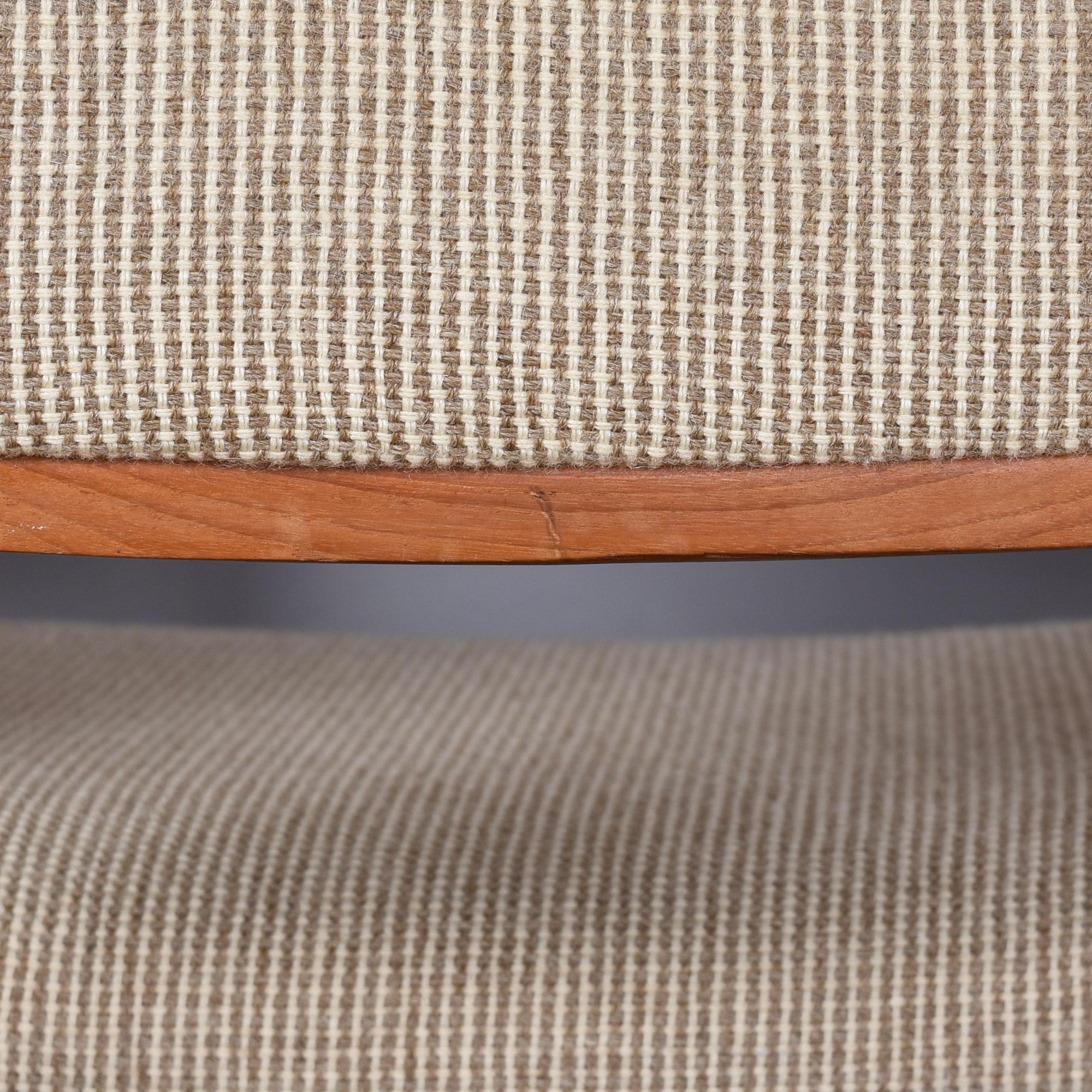 Set of Six J.L. Møller Model 80 Teak Dining Chairs, Denmark, Original Fabric en vente 4