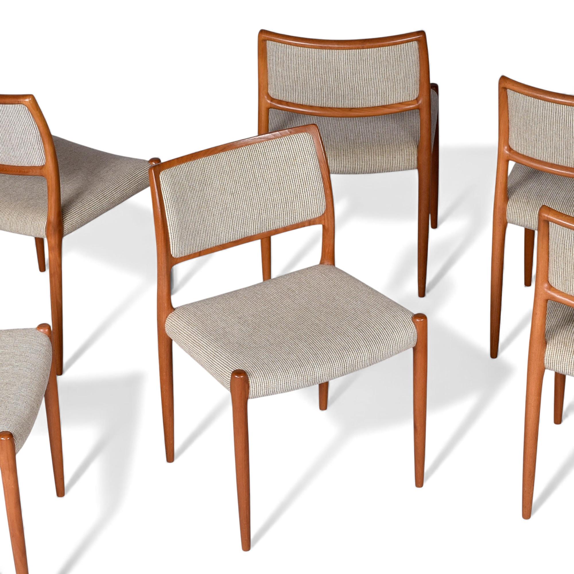 Set of Six J.L. Møller Model 80 Teak Dining Chairs, Denmark, Original Fabric Bon état - En vente à Chattanooga, TN