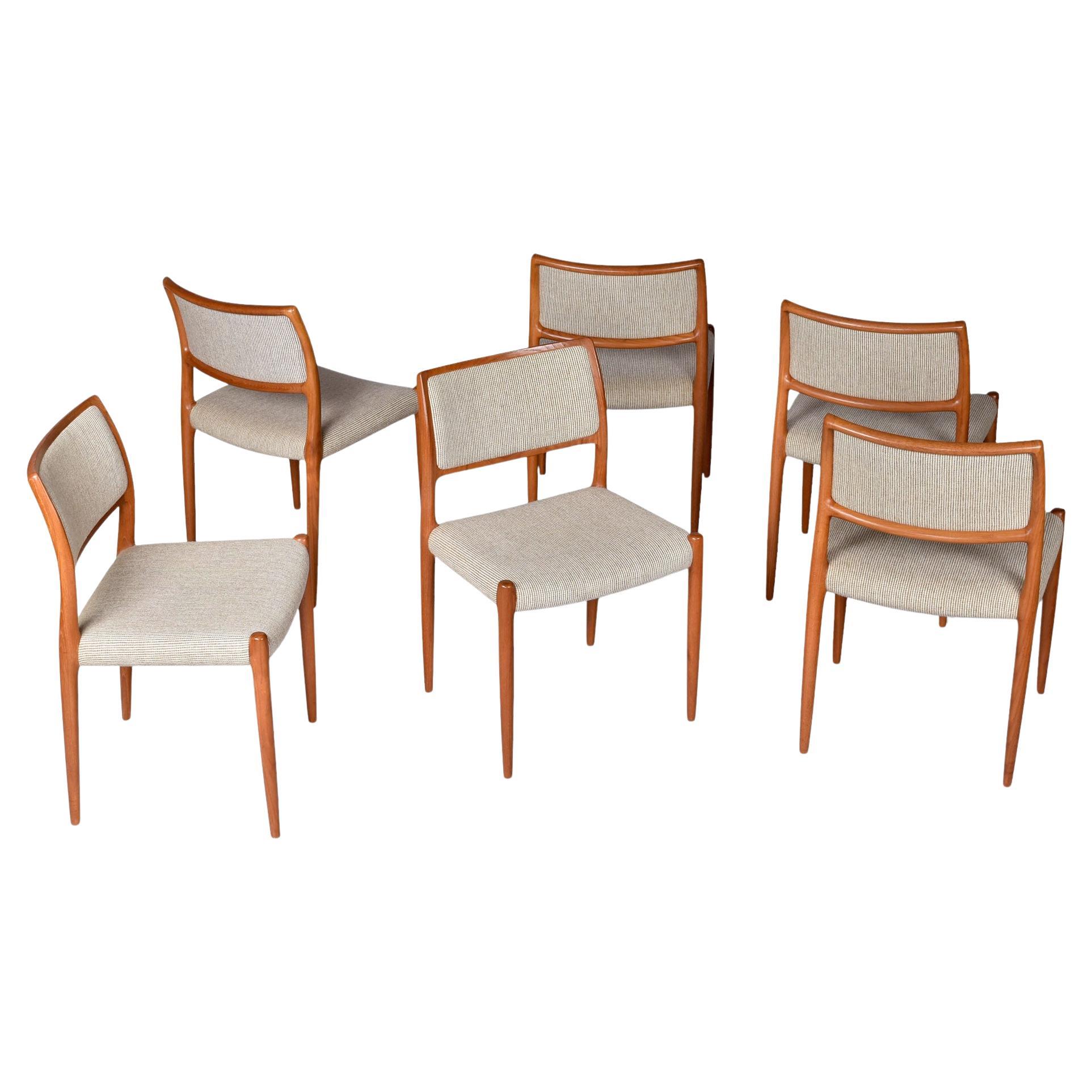 Set of Six J.L. Møller Model 80 Teak Dining Chairs, Denmark, Original Fabric