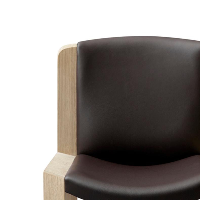 Cuir Ensemble de six chaises Joe Colombo ''Chair 300'' en bois et cuir Sørensen par Karakter en vente