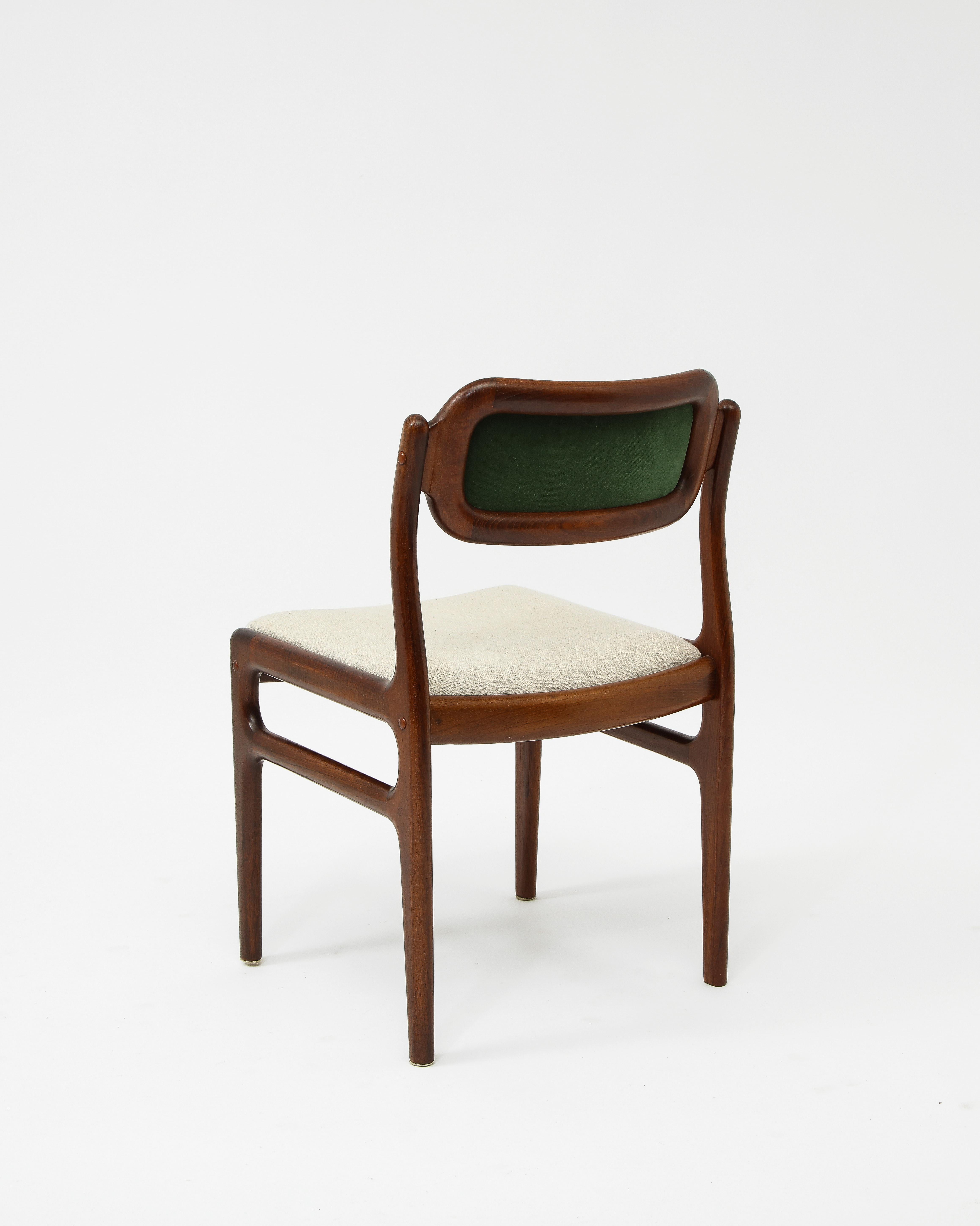 Set of Six Johannes Andersen Attributed Dining Chairs 4