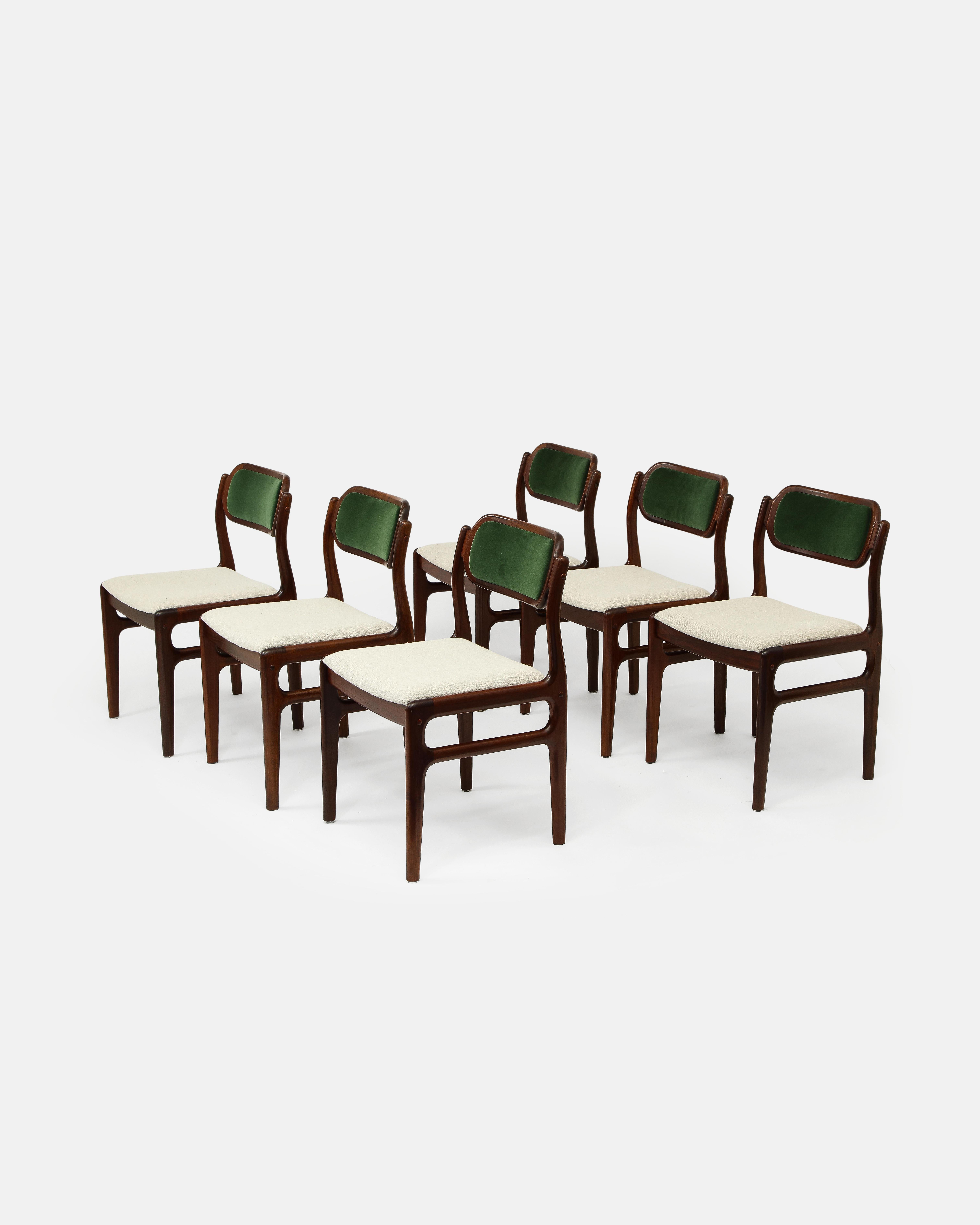 Scandinavian Modern Set of Six Johannes Andersen Attributed Dining Chairs