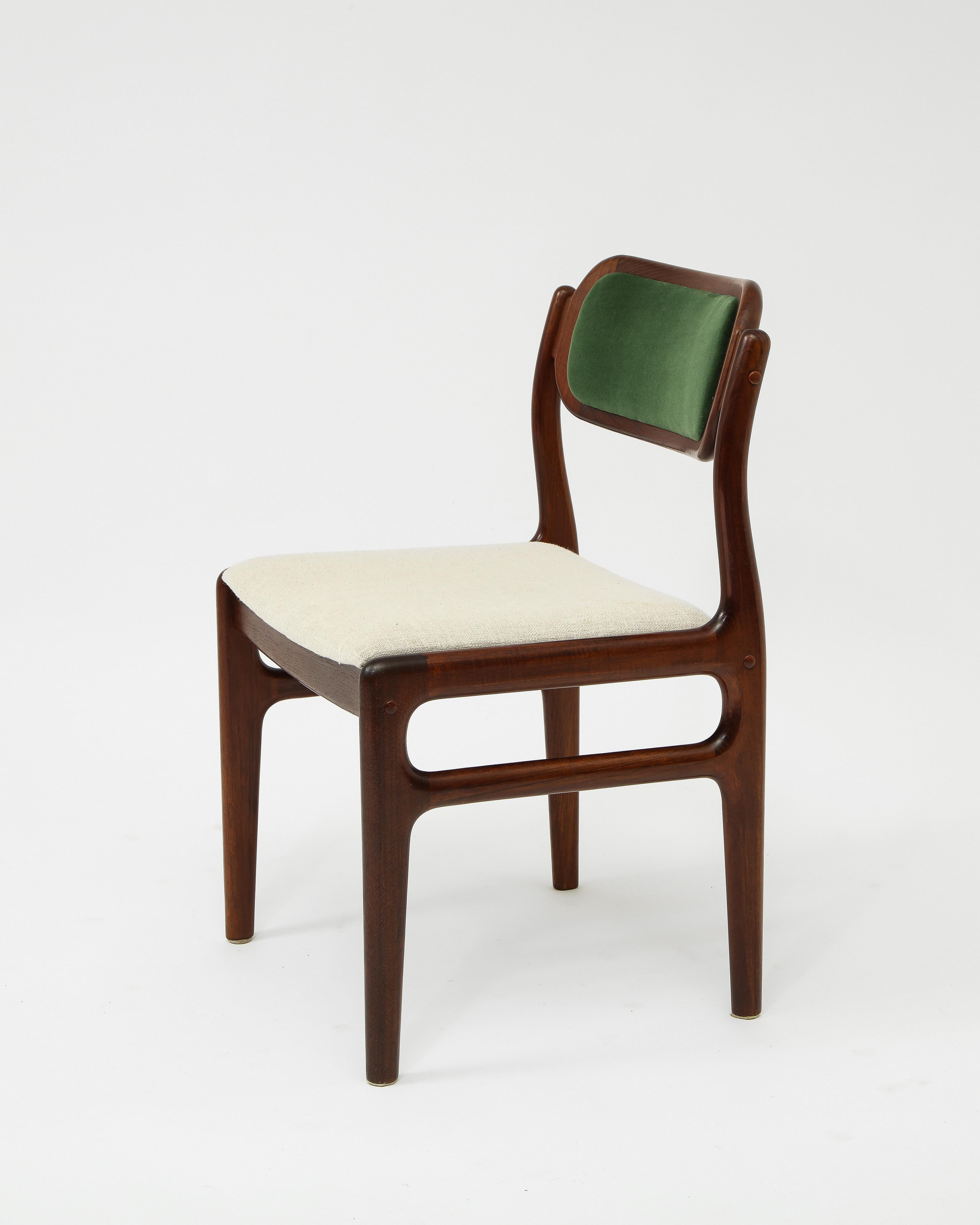 Set of Six Johannes Andersen Attributed Dining Chairs 1