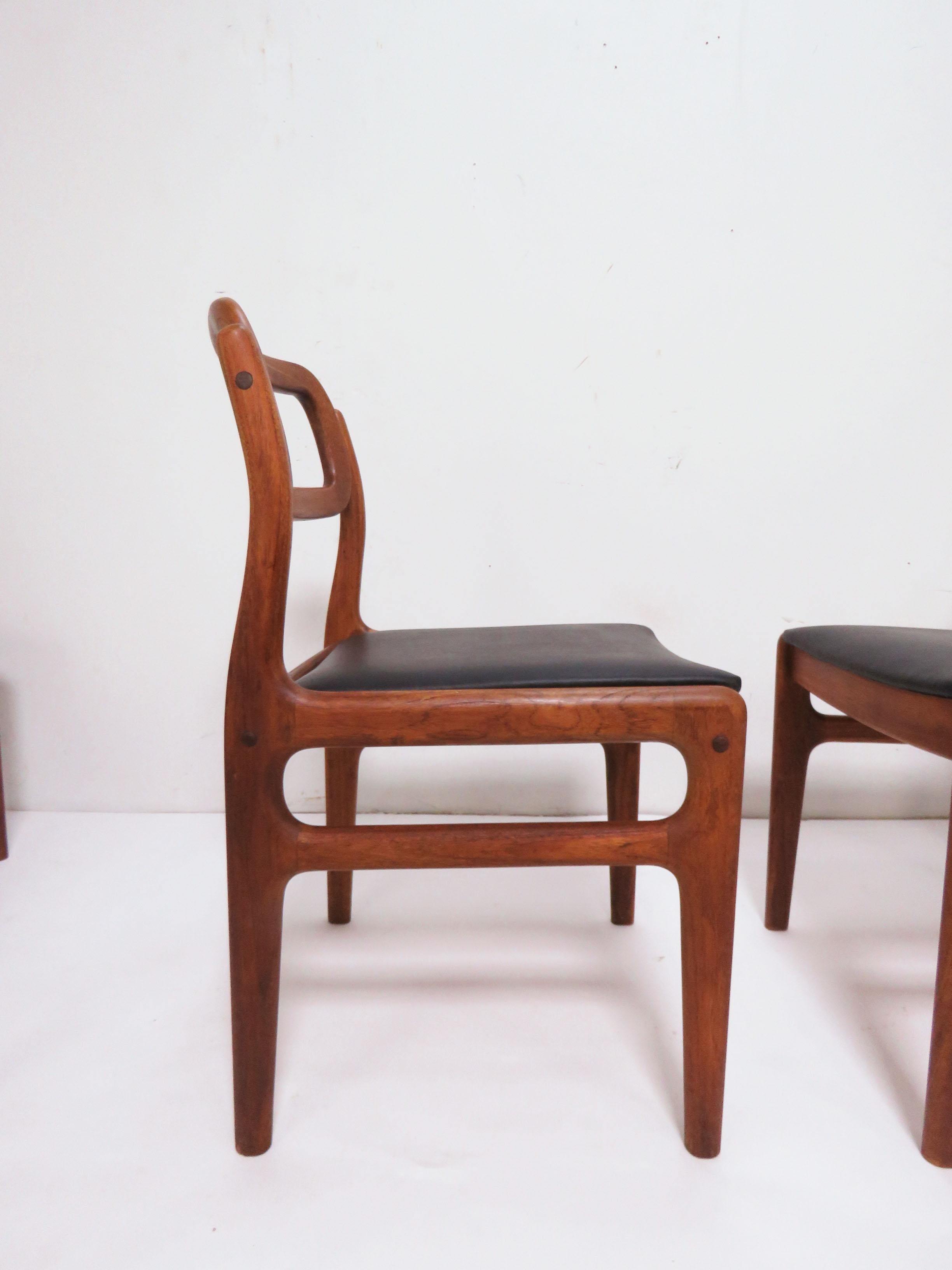 Scandinavian Modern Set of Six Johannes Andersen Danish Teak Dining Chairs, circa 1960s