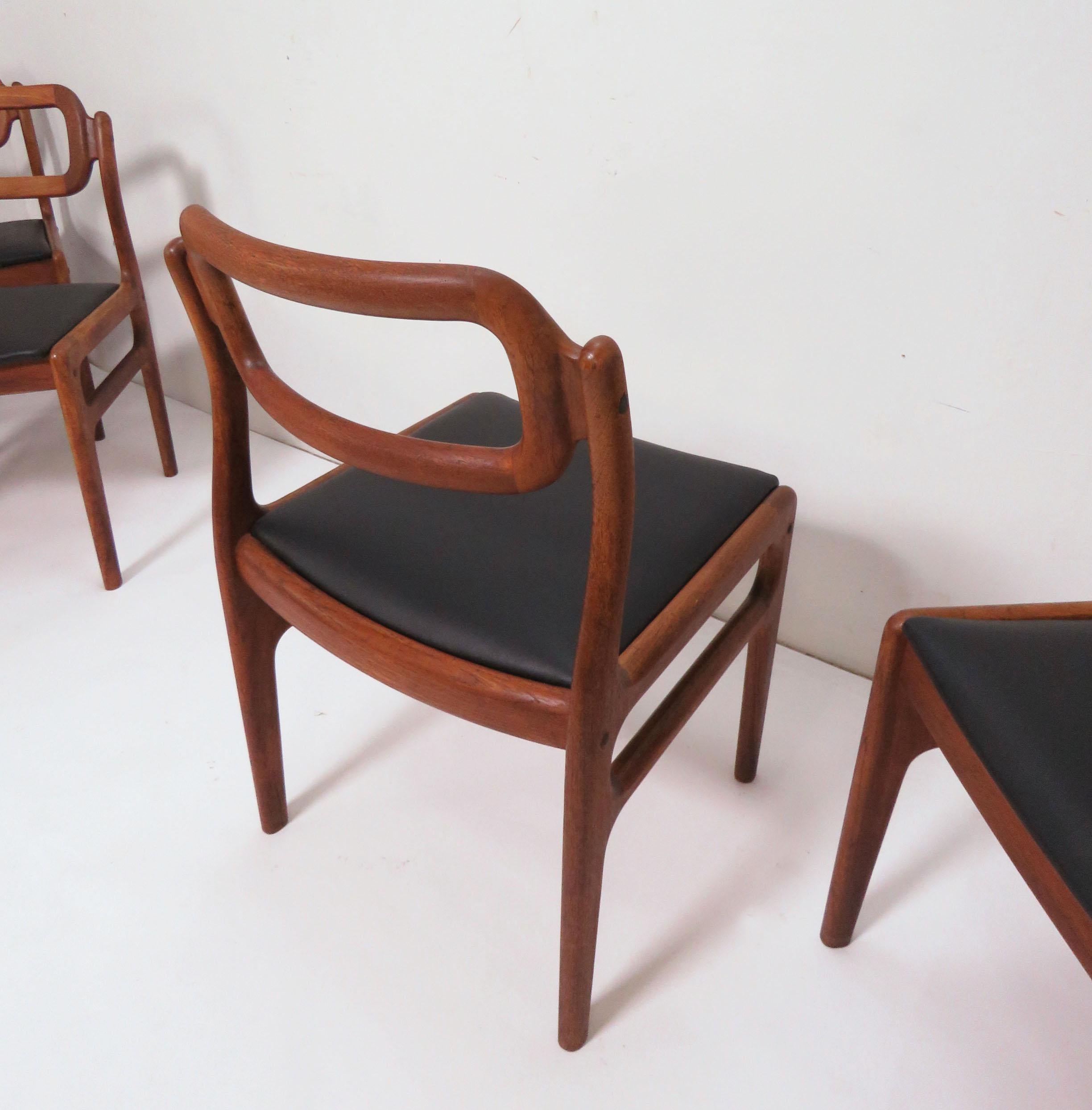 Set of Six Johannes Andersen Danish Teak Dining Chairs, circa 1960s 1