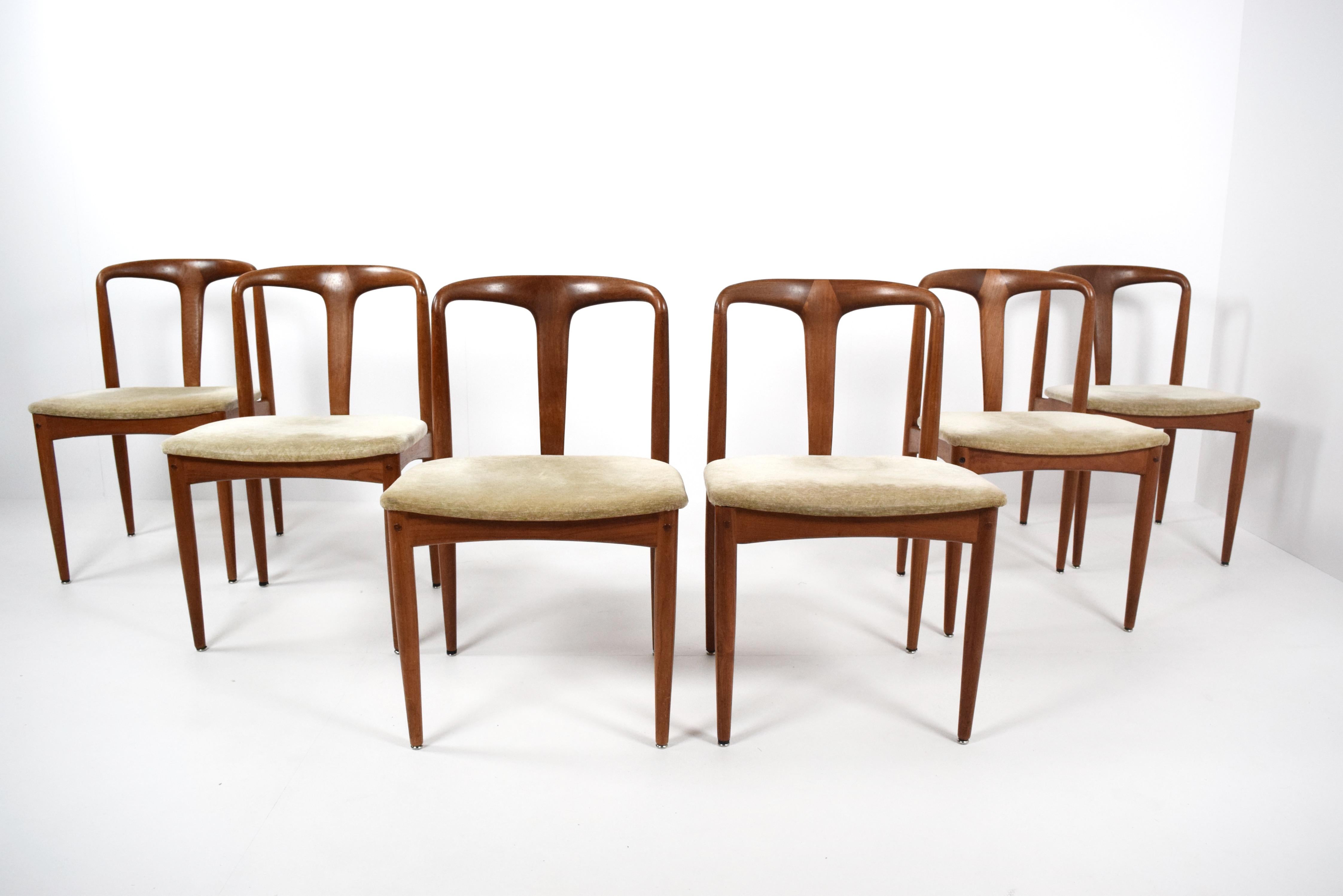 Scandinavian Modern Set of Six Johannes Andersen 'Juliane' Dining Chairs, Uldum Møbelfabrik Denmark