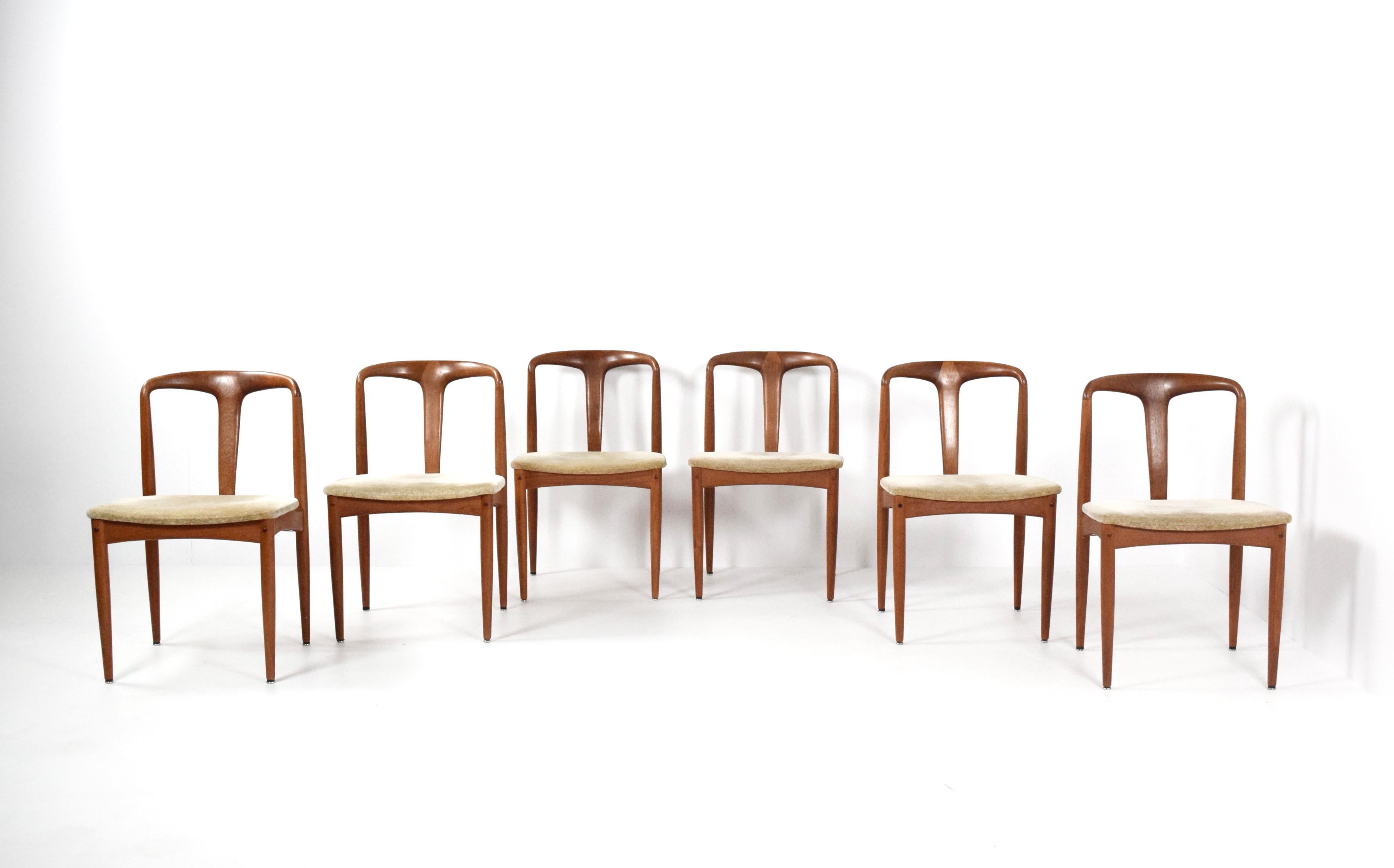 Danish Set of Six Johannes Andersen 'Juliane' Dining Chairs, Uldum Møbelfabrik Denmark