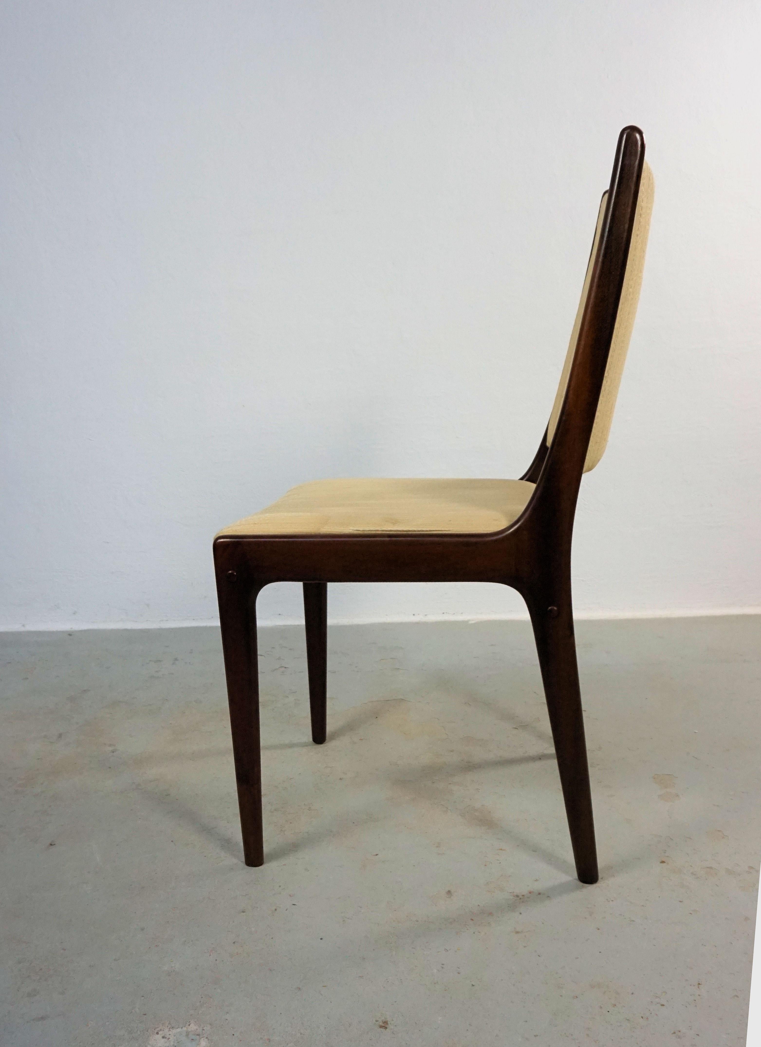 Acajou Six chaises de salle à manger Johannes Andersen restaurées en acajou, tapissées sur mesure incluses en vente