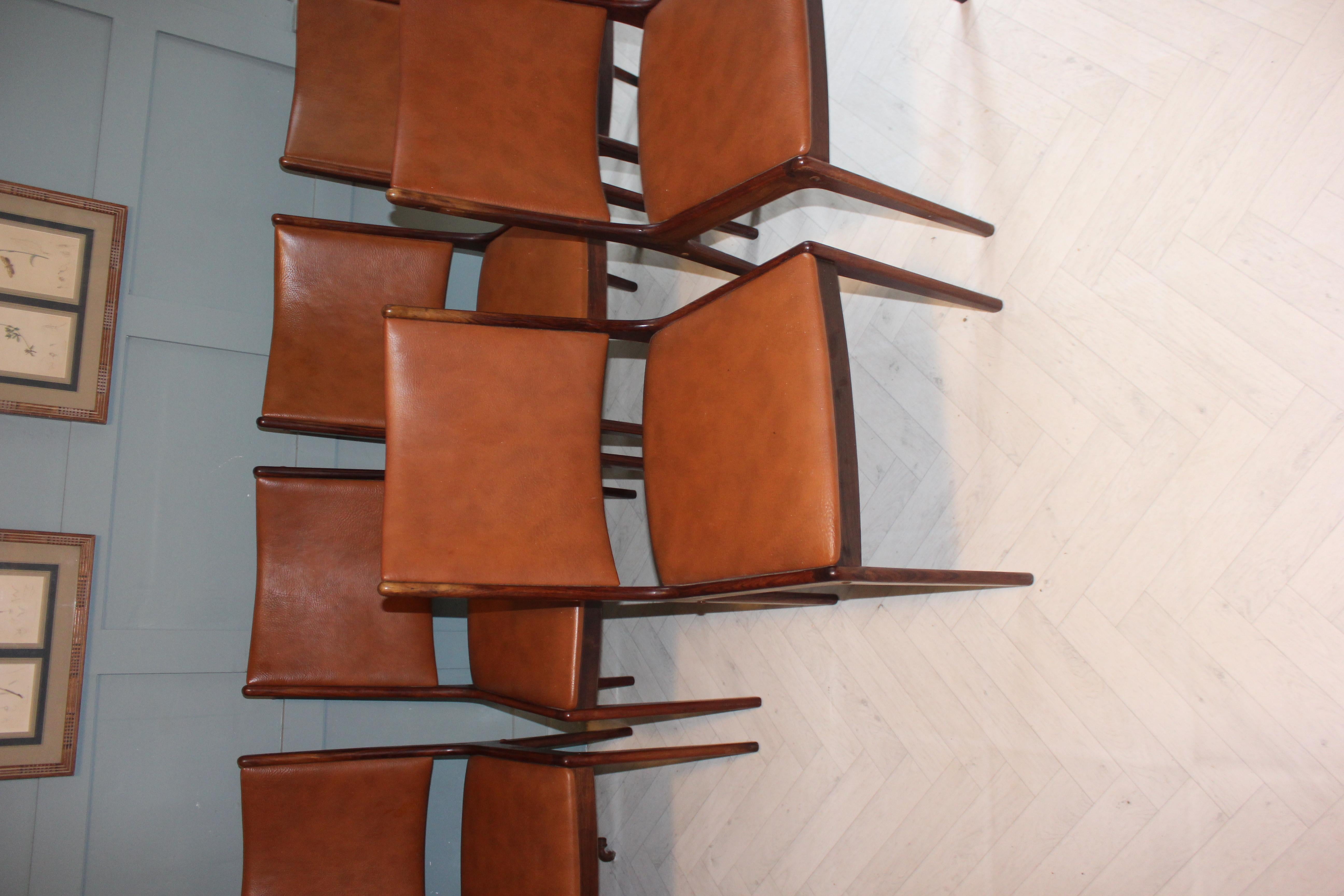 Mid-century rosewood dining chairs For Sale 5