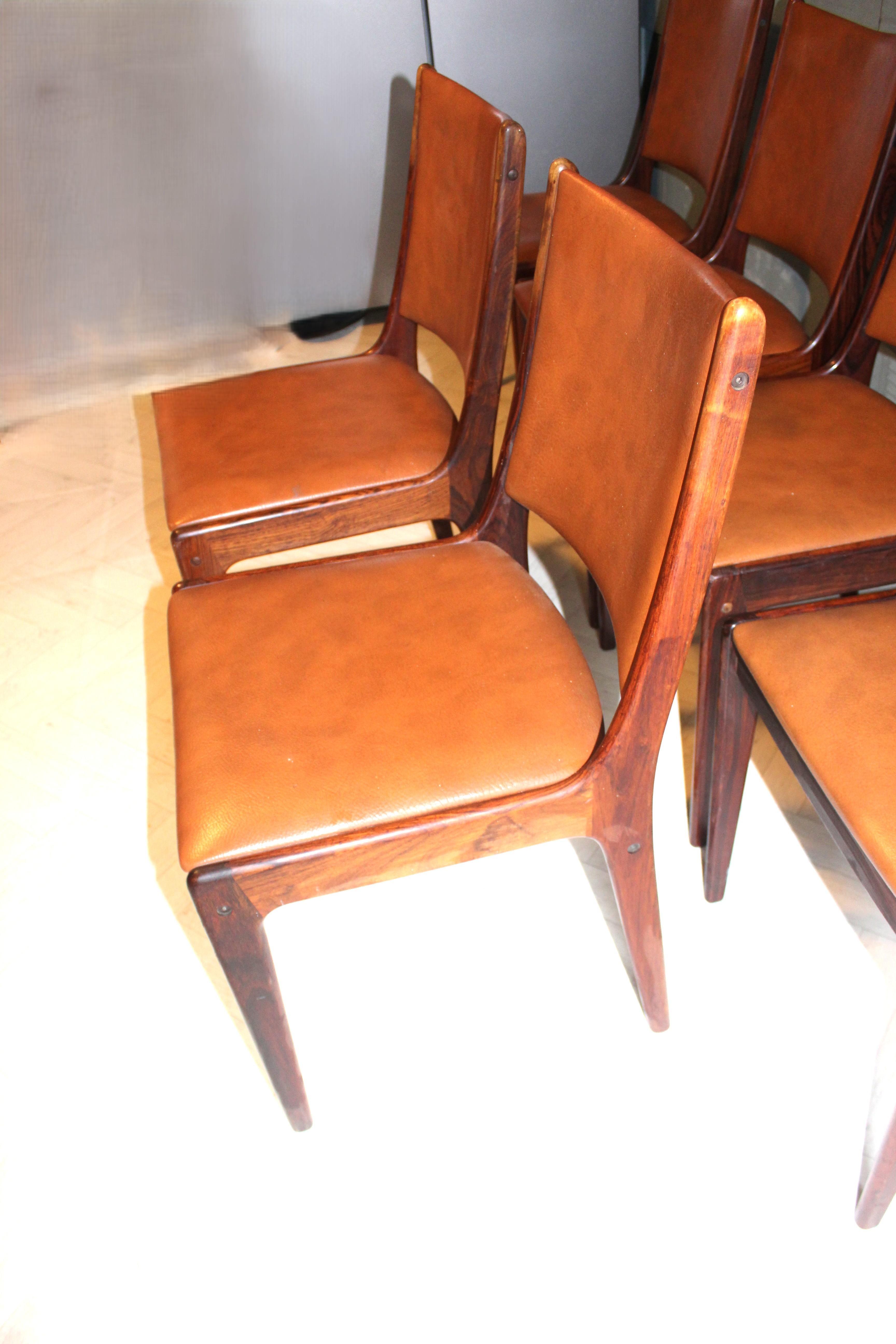 Mid-century rosewood dining chairs For Sale 6