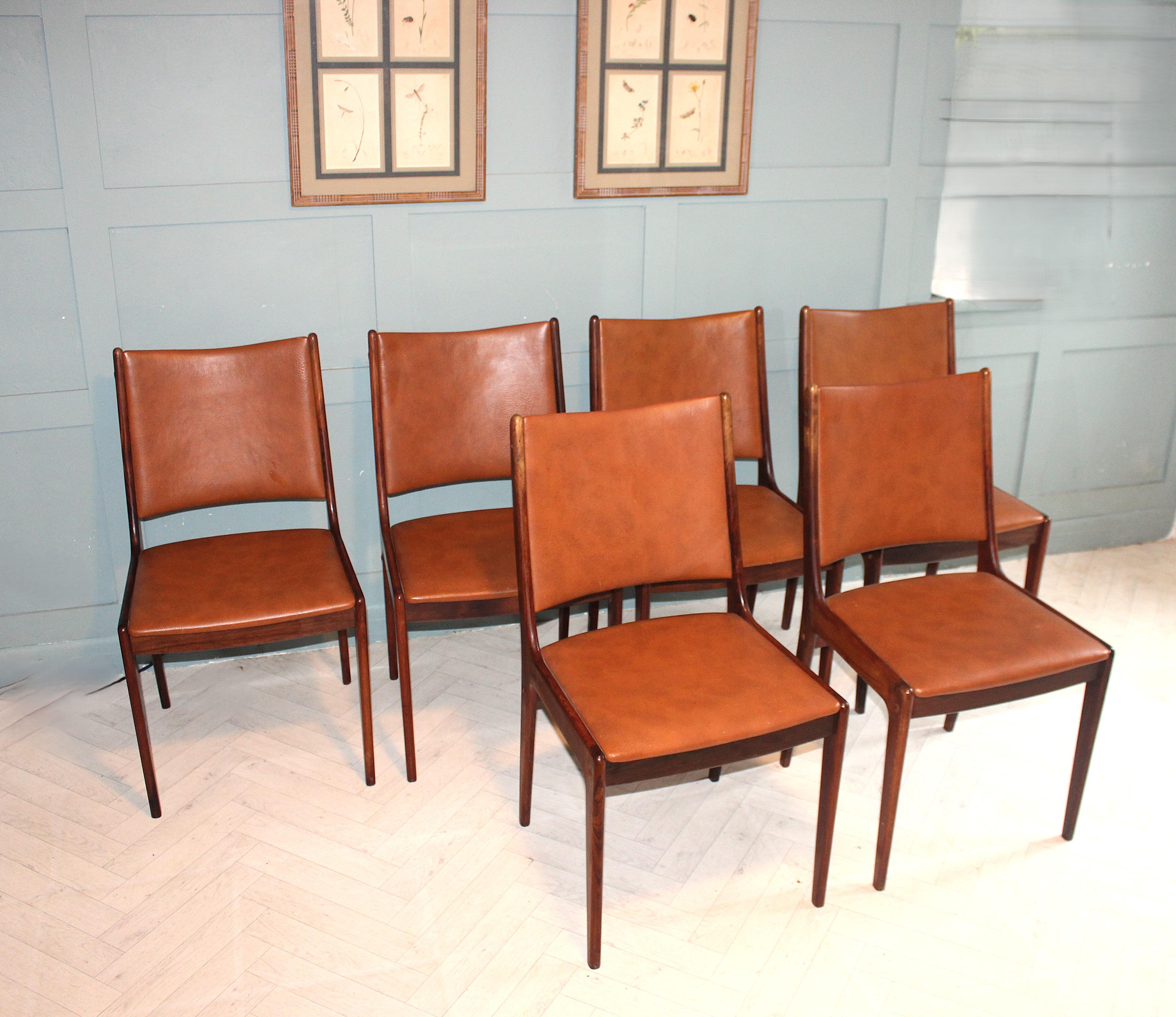 Mid-century rosewood dining chairs For Sale 1