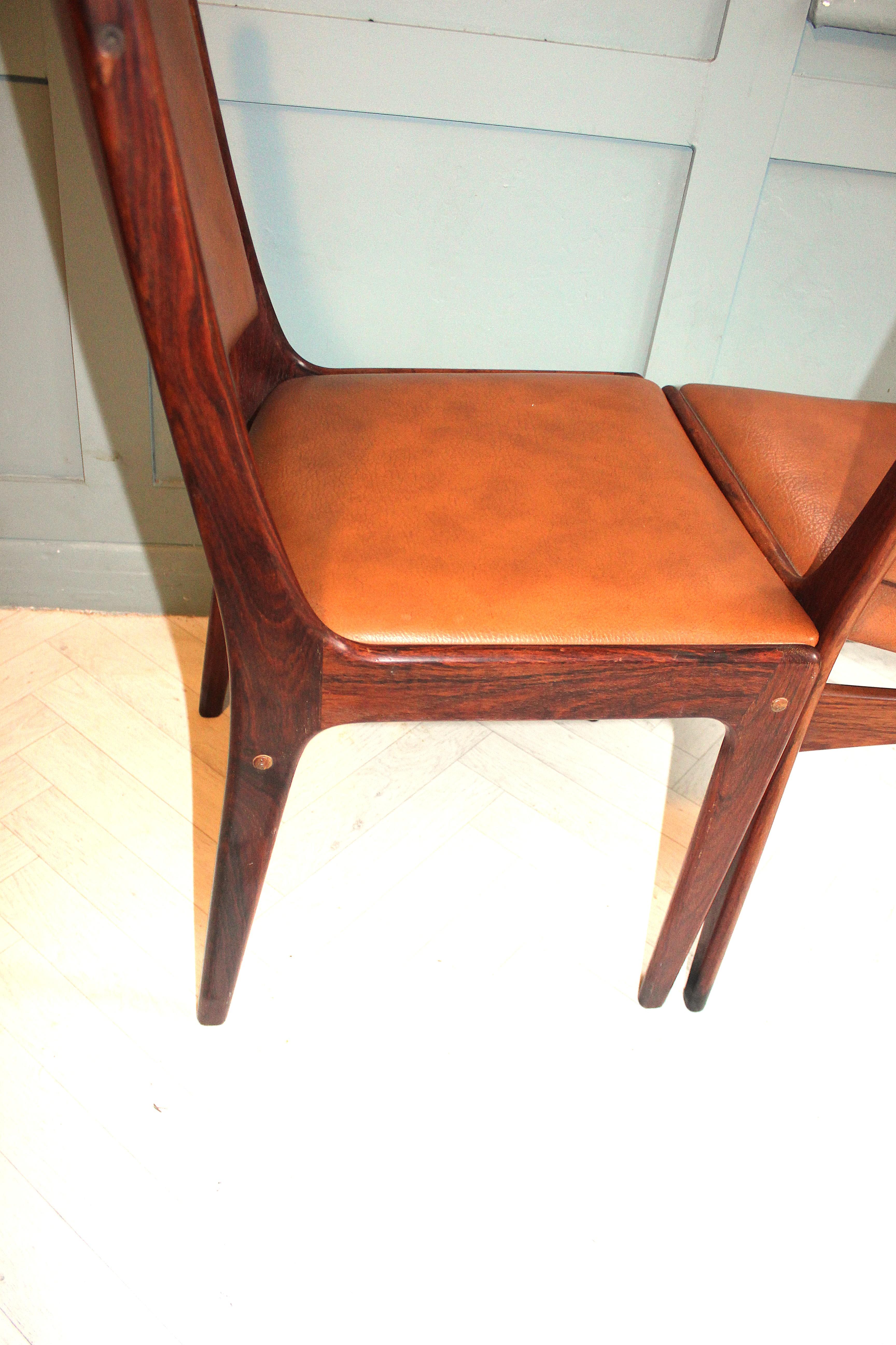 Mid-century rosewood dining chairs For Sale 2
