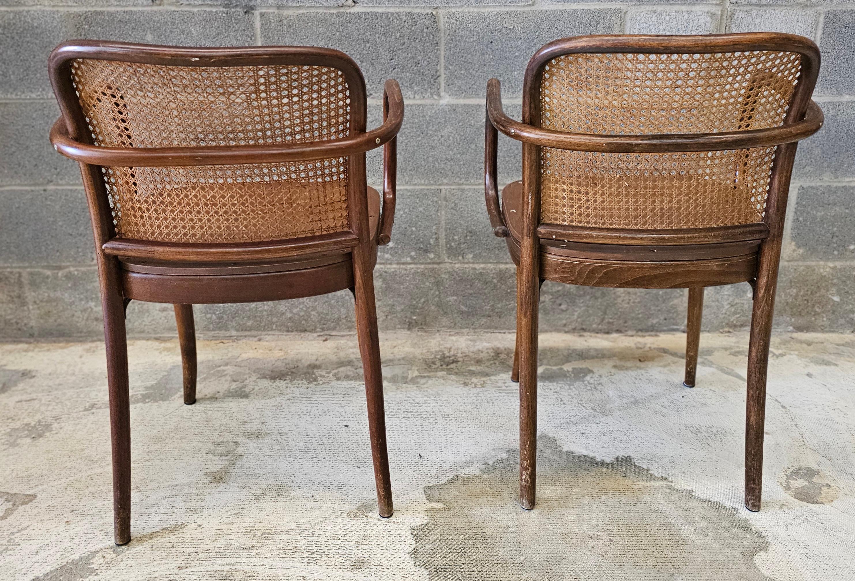 Juego de seis sillas de Praga de madera curvada y caña modelo 811 de Josef Hoffmann para Stendig en venta 1