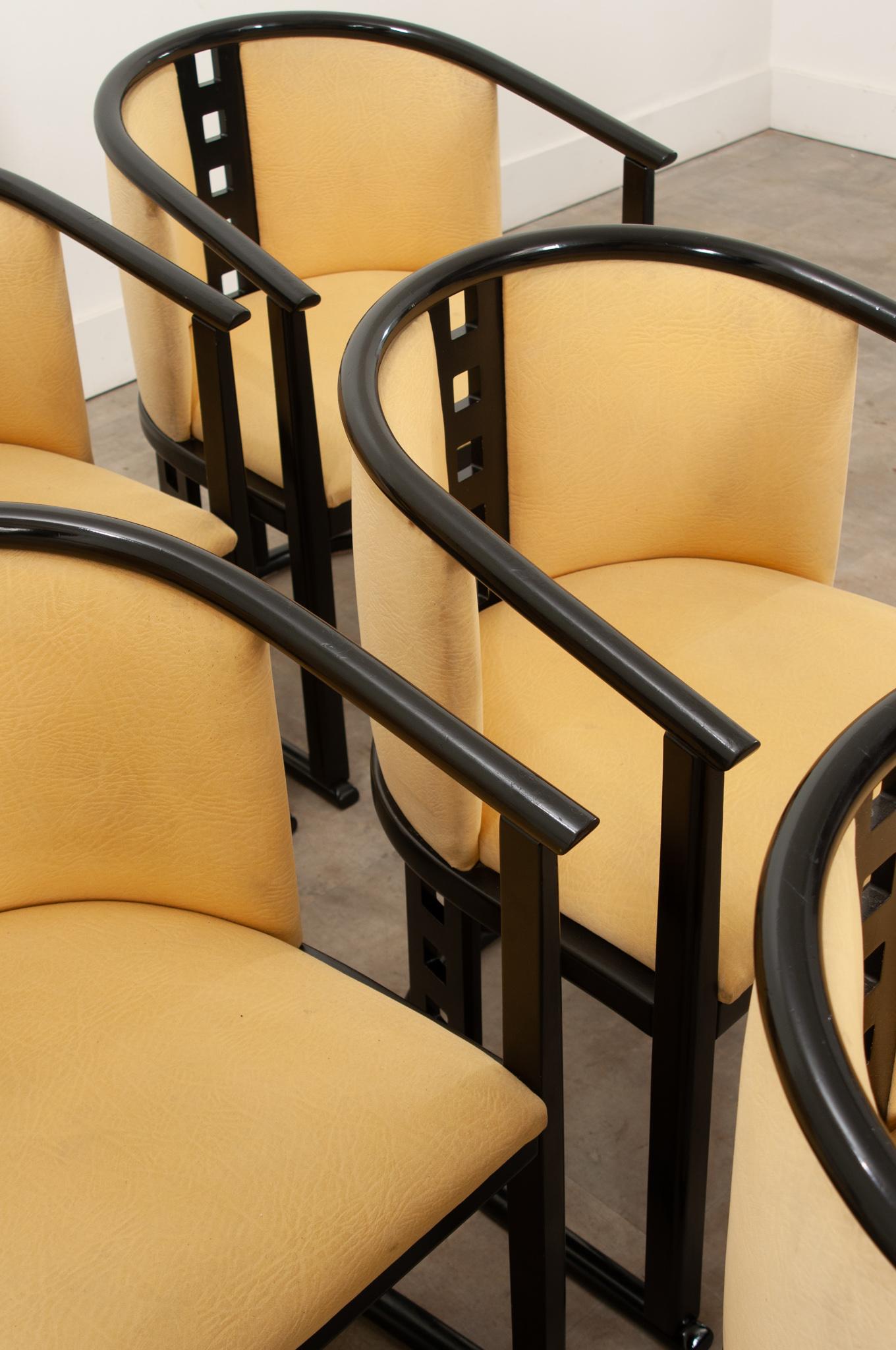 Ensemble de six chaises sécessionnistes de style Josef Hoffmann en vente 1