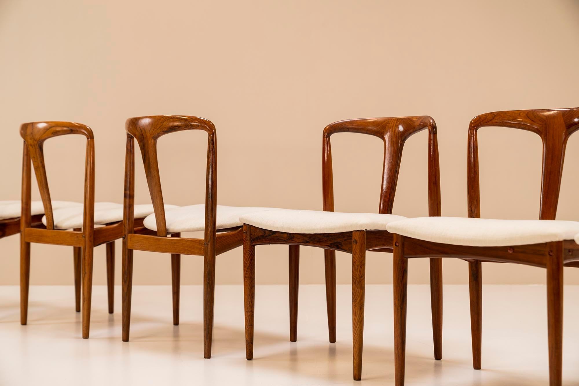 Set of Six Juliane Chairs in Rosewood by Johannes Andersen, Denmark 1965 In Good Condition For Sale In Hellouw, NL