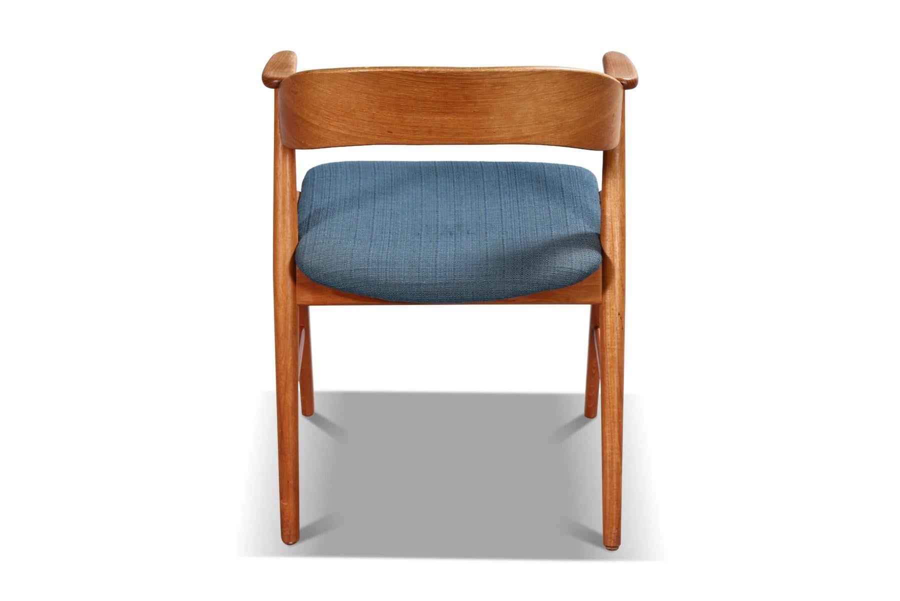 Set of six kai kristiansen model 32 dining chairs in teak For Sale 1