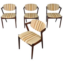 Réservé - Lot de six chaises de salle à manger Kai Kristiansen modèle 42 en bois de rose + rayures