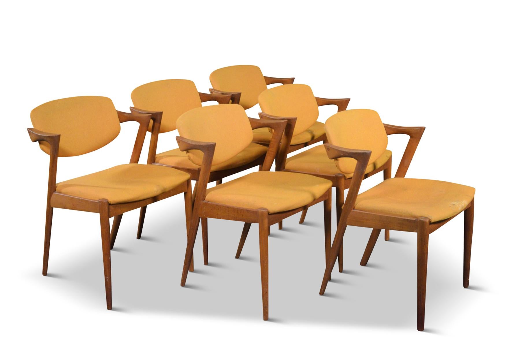 Mid-Century Modern Set of Six Kai Kristiansen Model 42 Dining Chairs in Teak For Sale