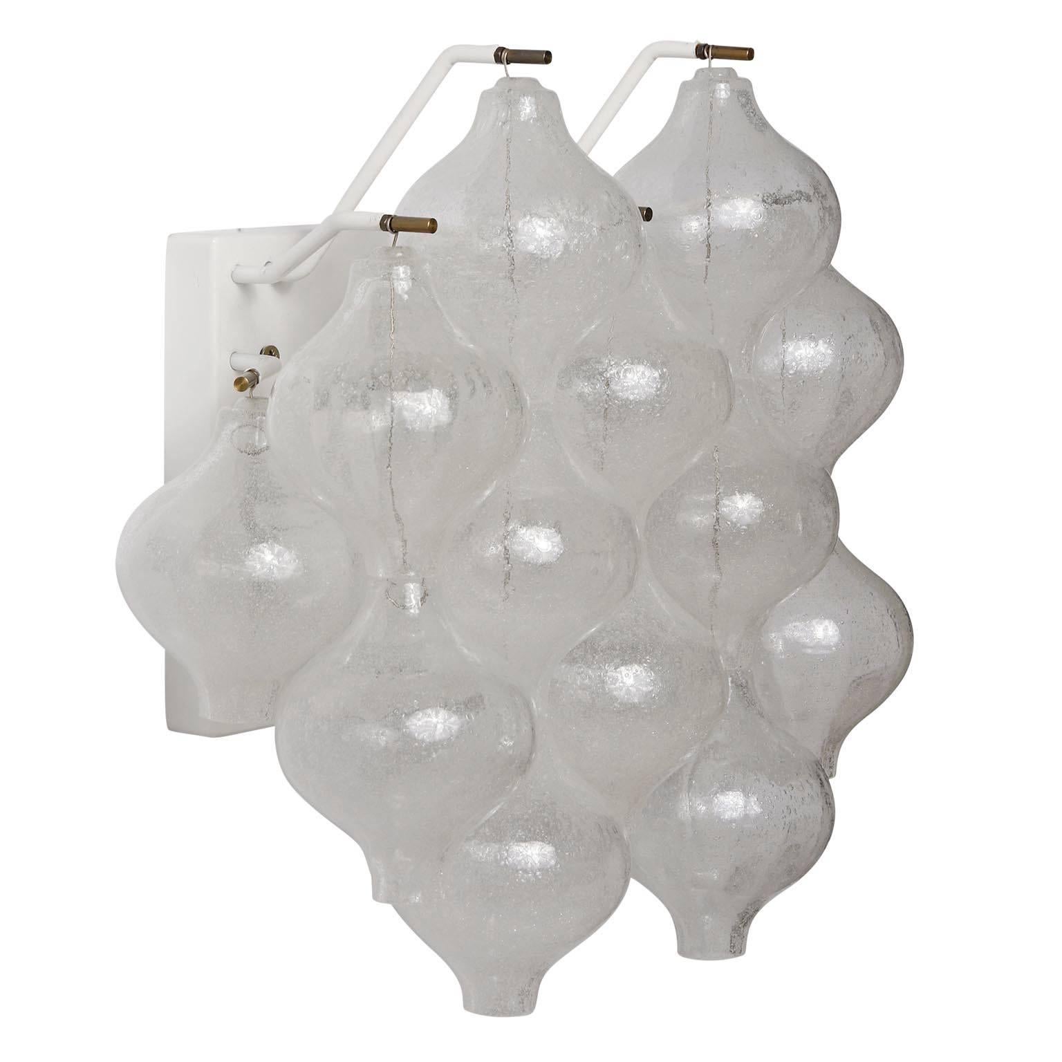One of 10 Kalmar 'Tulipan' Wall Lights Sconces, Blown Bubble Glass, 1970s In Good Condition For Sale In Hausmannstätten, AT