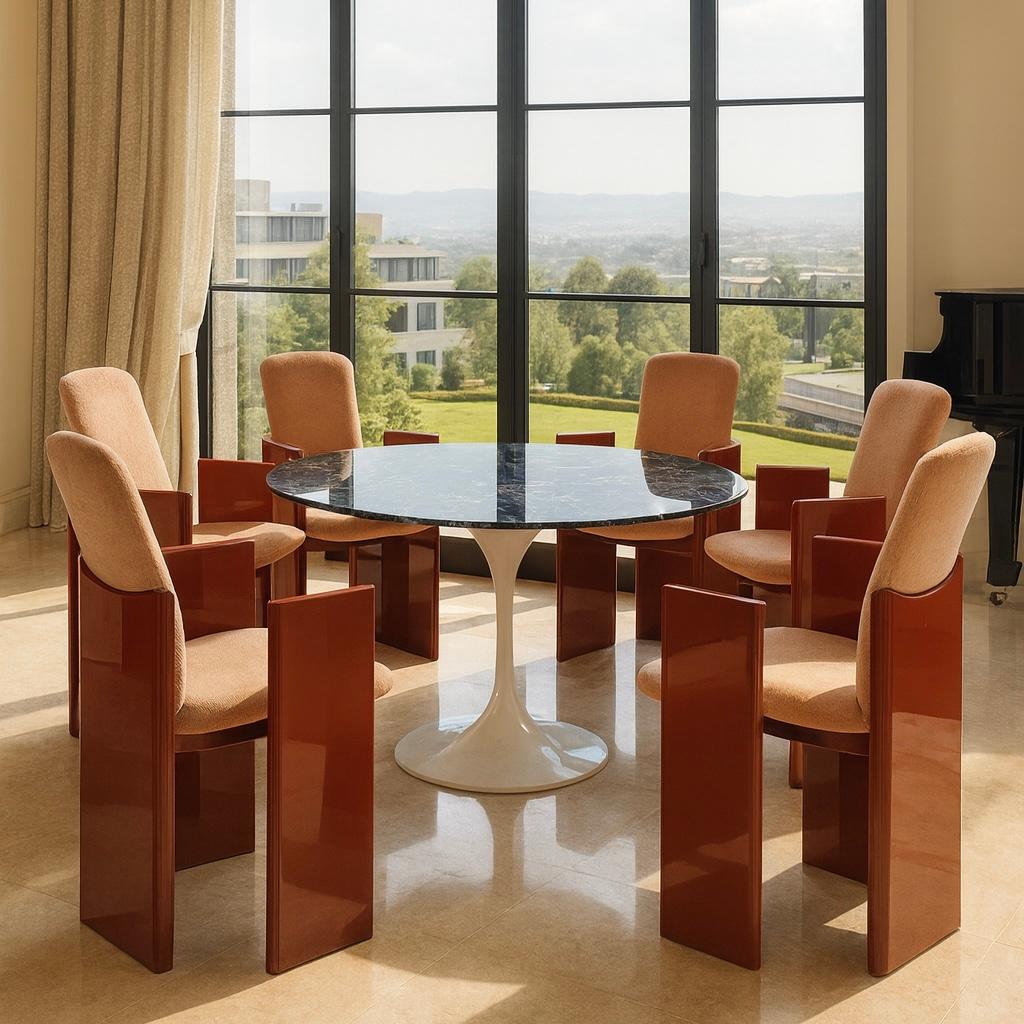 Les chaises Kinu représentent une rencontre magistrale entre la sobriété du minimalisme japonais et l'élégance productive italienne, exprimant pleinement la philosophie du design de Motomi Kawakami, un designer formé au Japon et actif à Milan, qui a