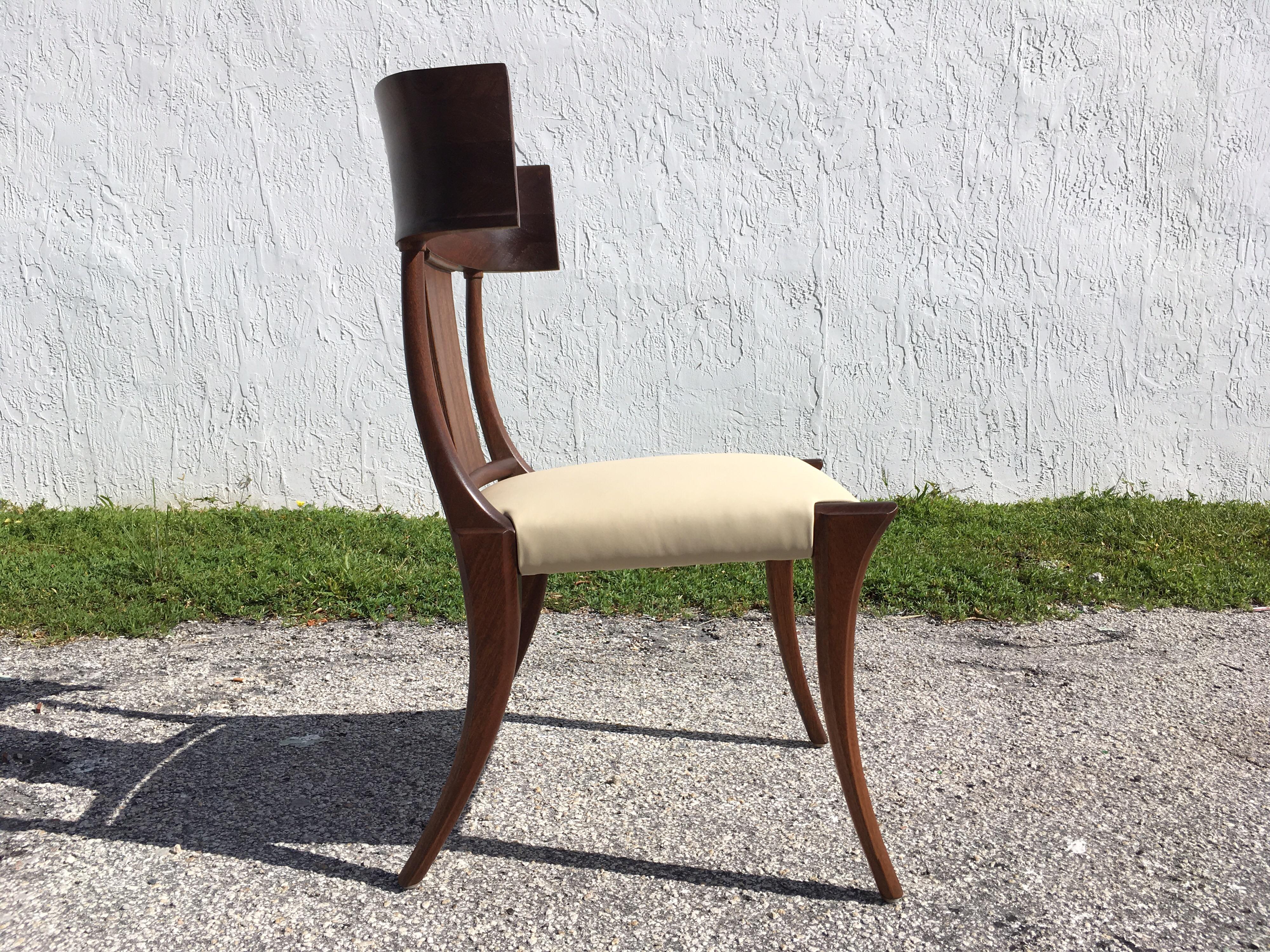 Set of Six Klismos Dining Chairs, Mahogany and Leather, in the Style Gibbings In Good Condition In Miami, FL