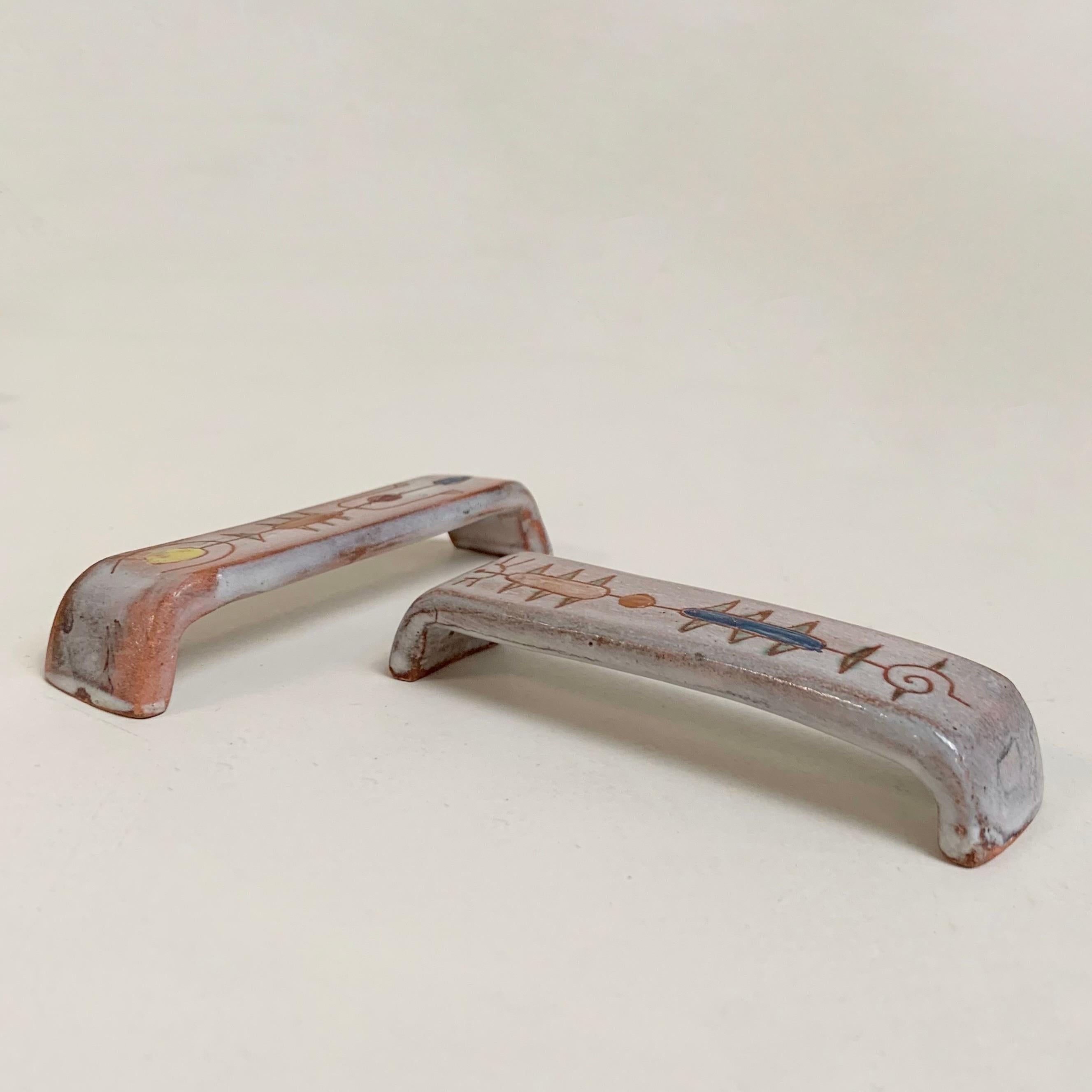 Set of six knife holders signed by Jean Rivier, circa 1960, Vallauris, France. In Good Condition For Sale In Brussels, BE