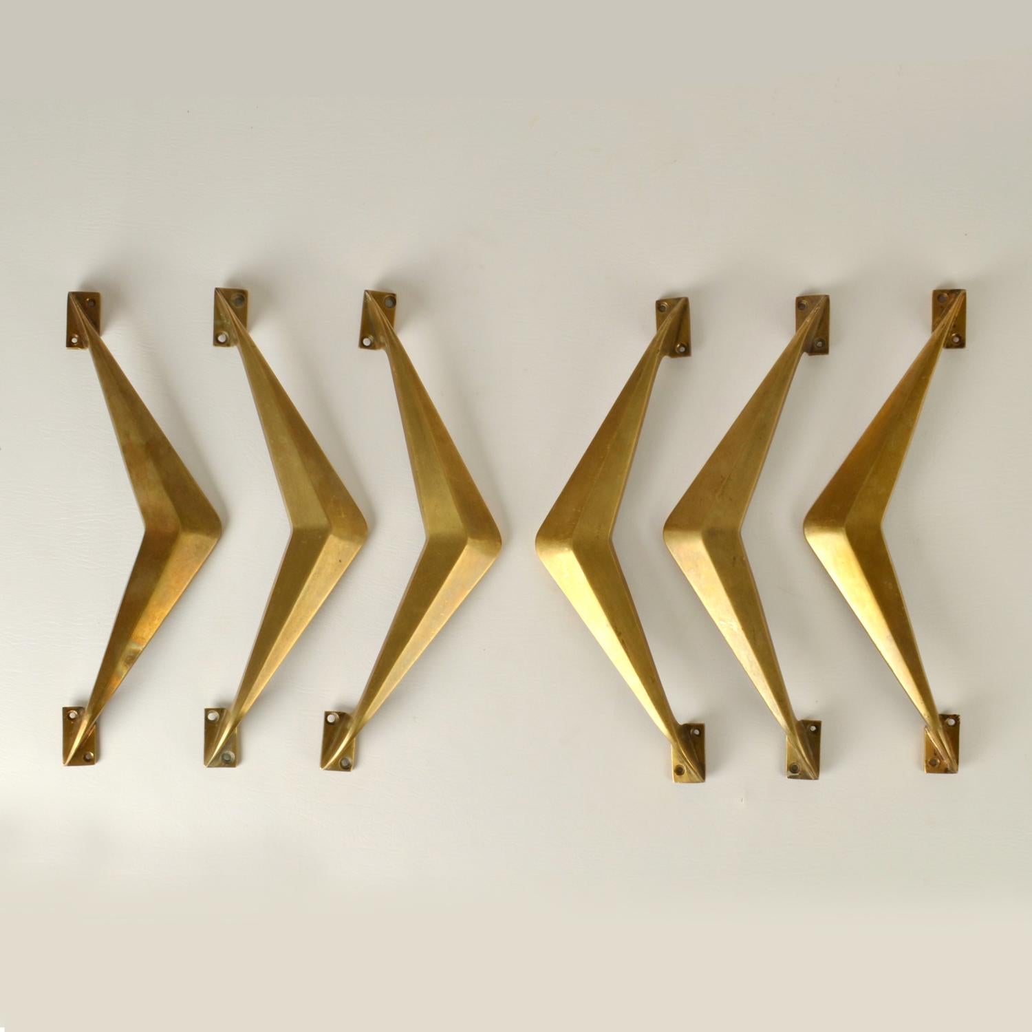 Juego de seis grandes tiradores arquitectónicos de bronce de los años 50 2