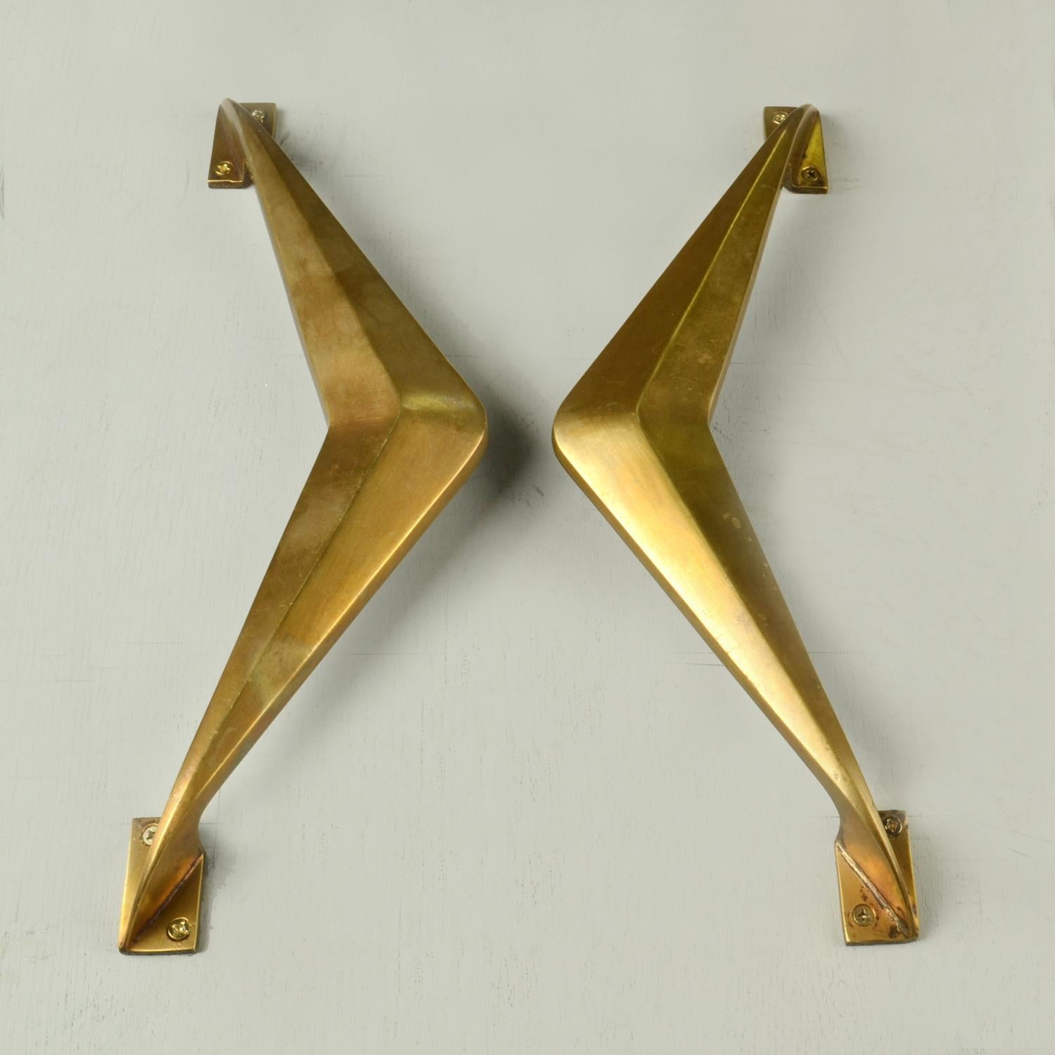 Juego de seis grandes tiradores arquitectónicos de bronce de los años 50 1