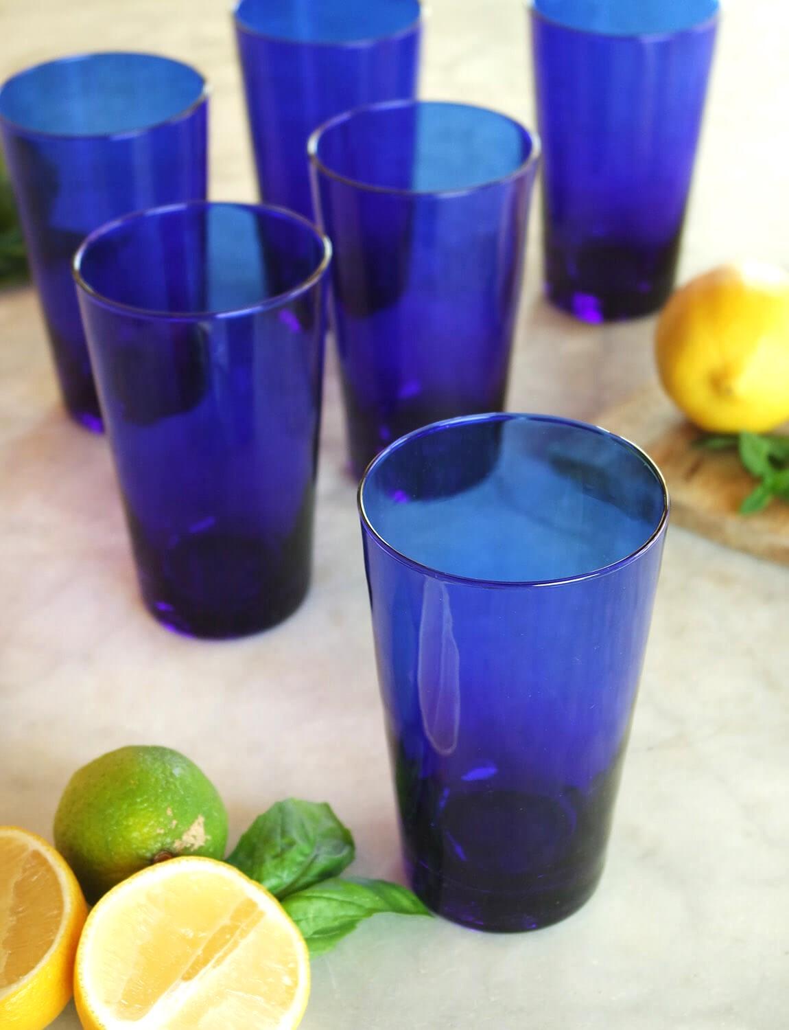 Set of six large blue 1950s Empoli water glasses In Good Condition For Sale In Roma, IT