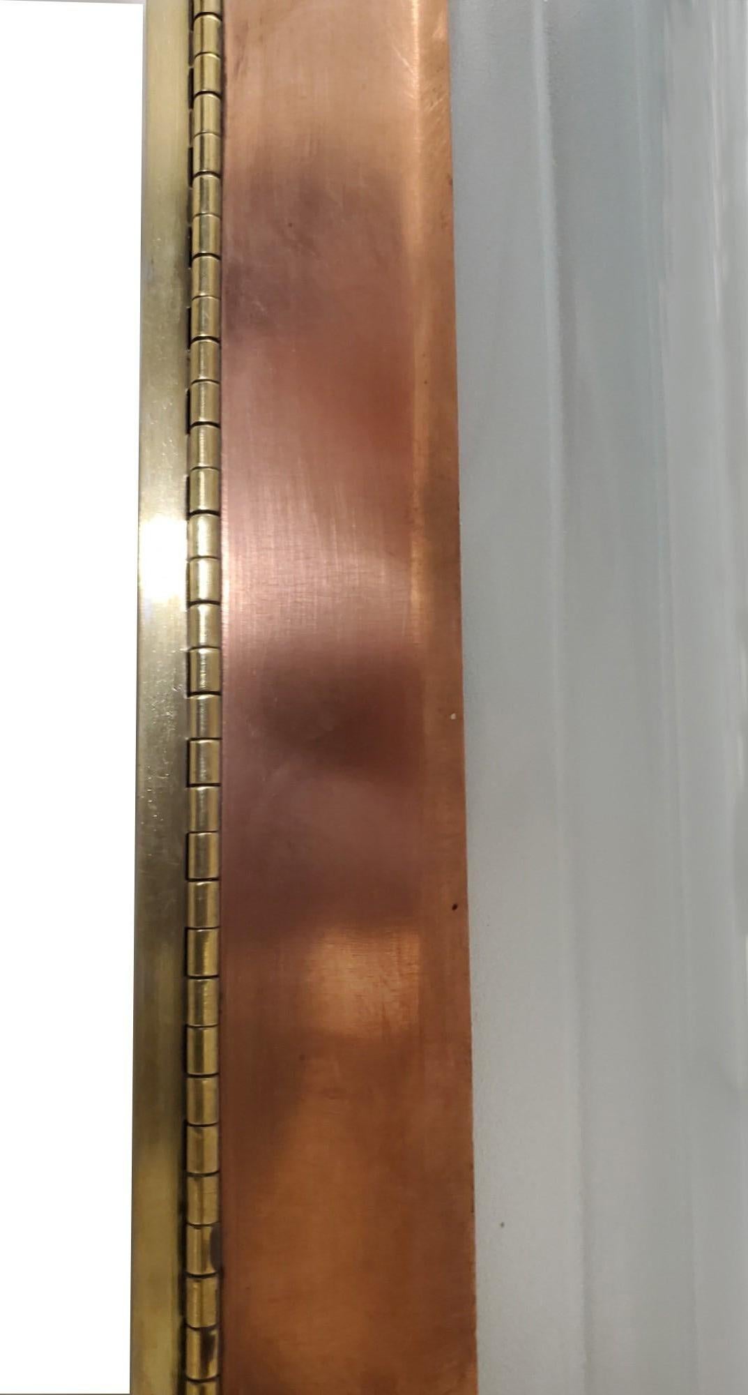 Set di sei grandi appliques tubolari originali in vetro con cornici in ottone e rame in vendita 3