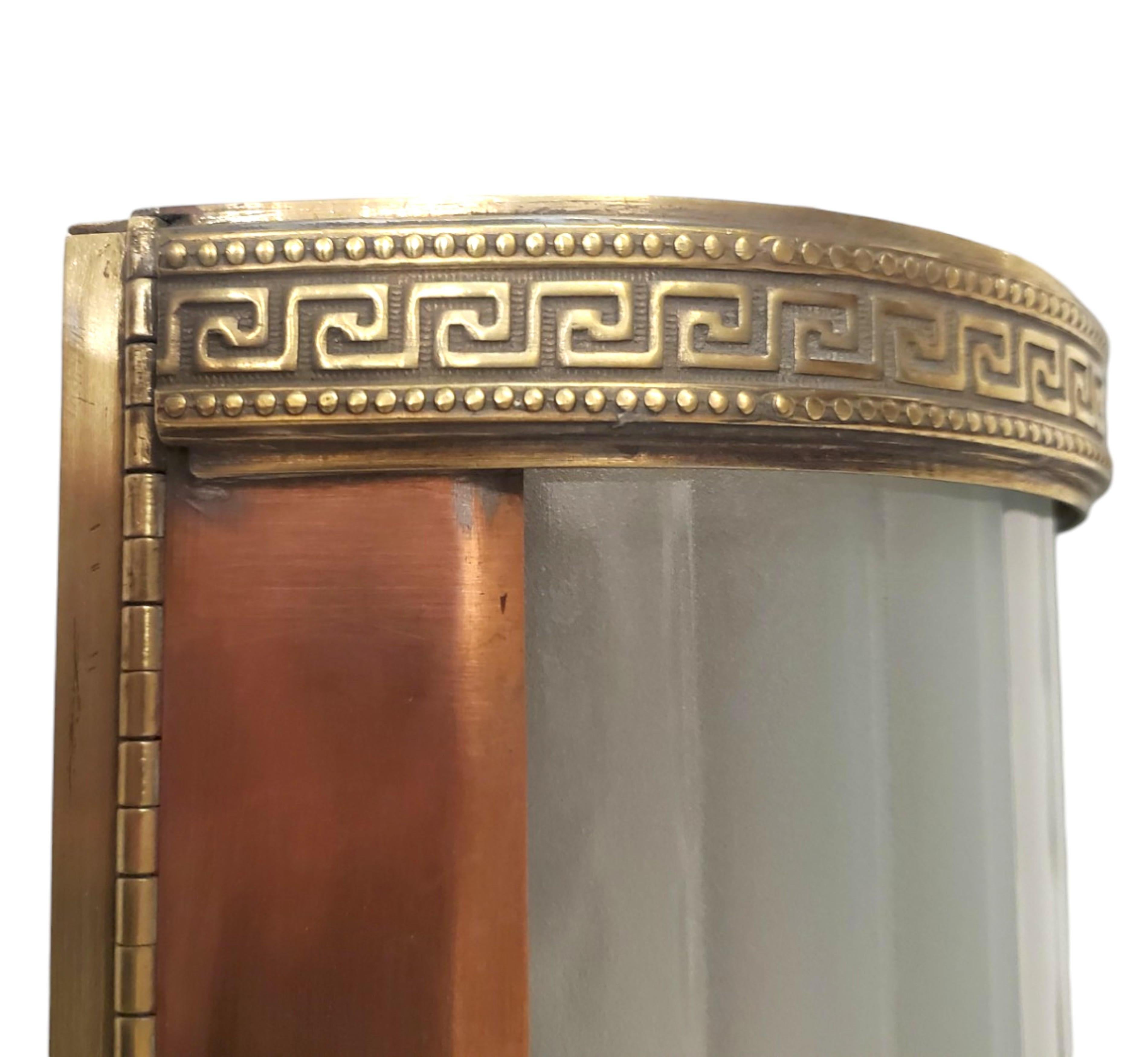 Set di sei grandi appliques tubolari originali in vetro con cornici in ottone e rame in vendita 2