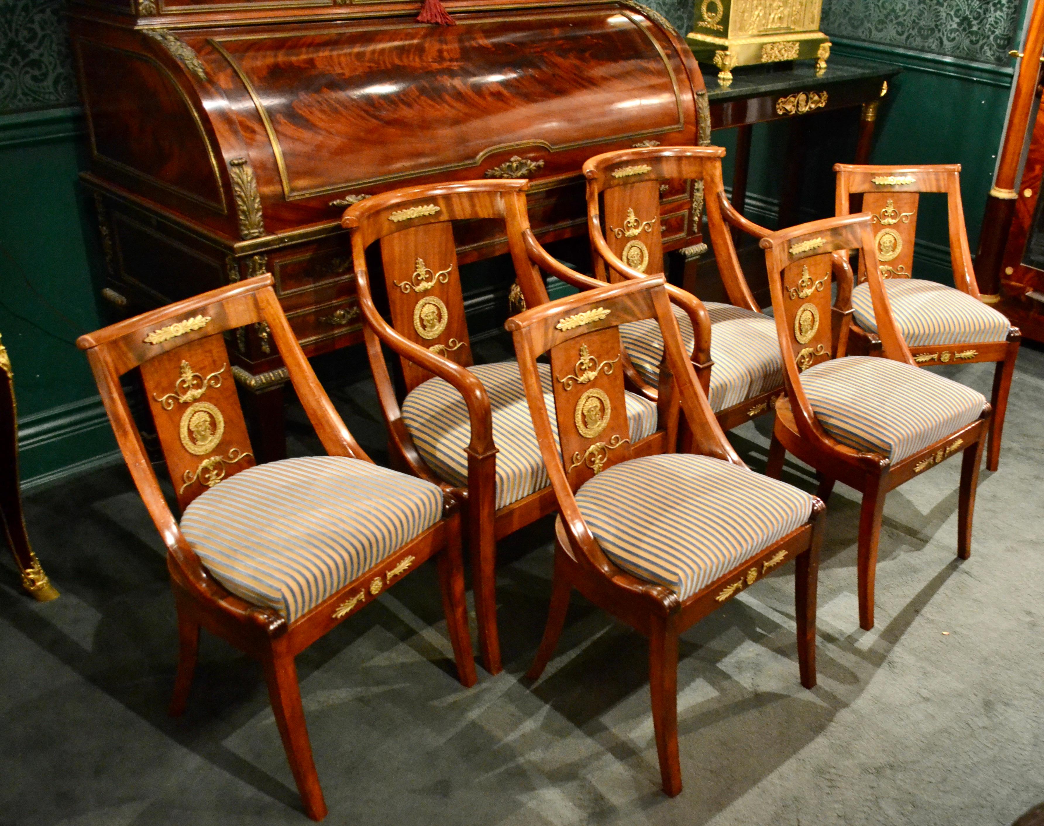 Ensemble de six chaises Gondola de style Empire de la fin du XIXe siècle en vente 9