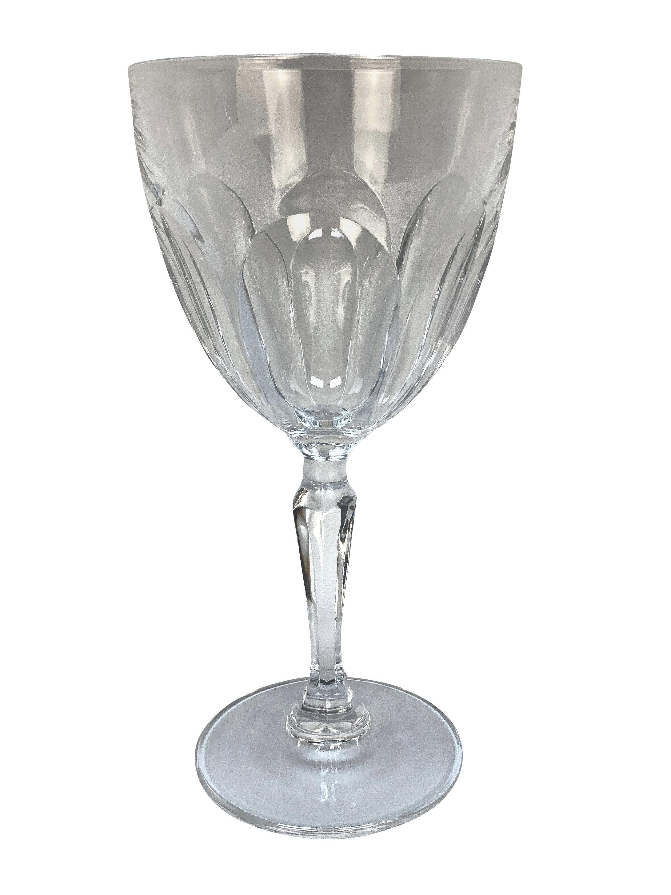 Fino juego de seis copas de vino de cristal tallado de Baccarat de finales del siglo XIX.