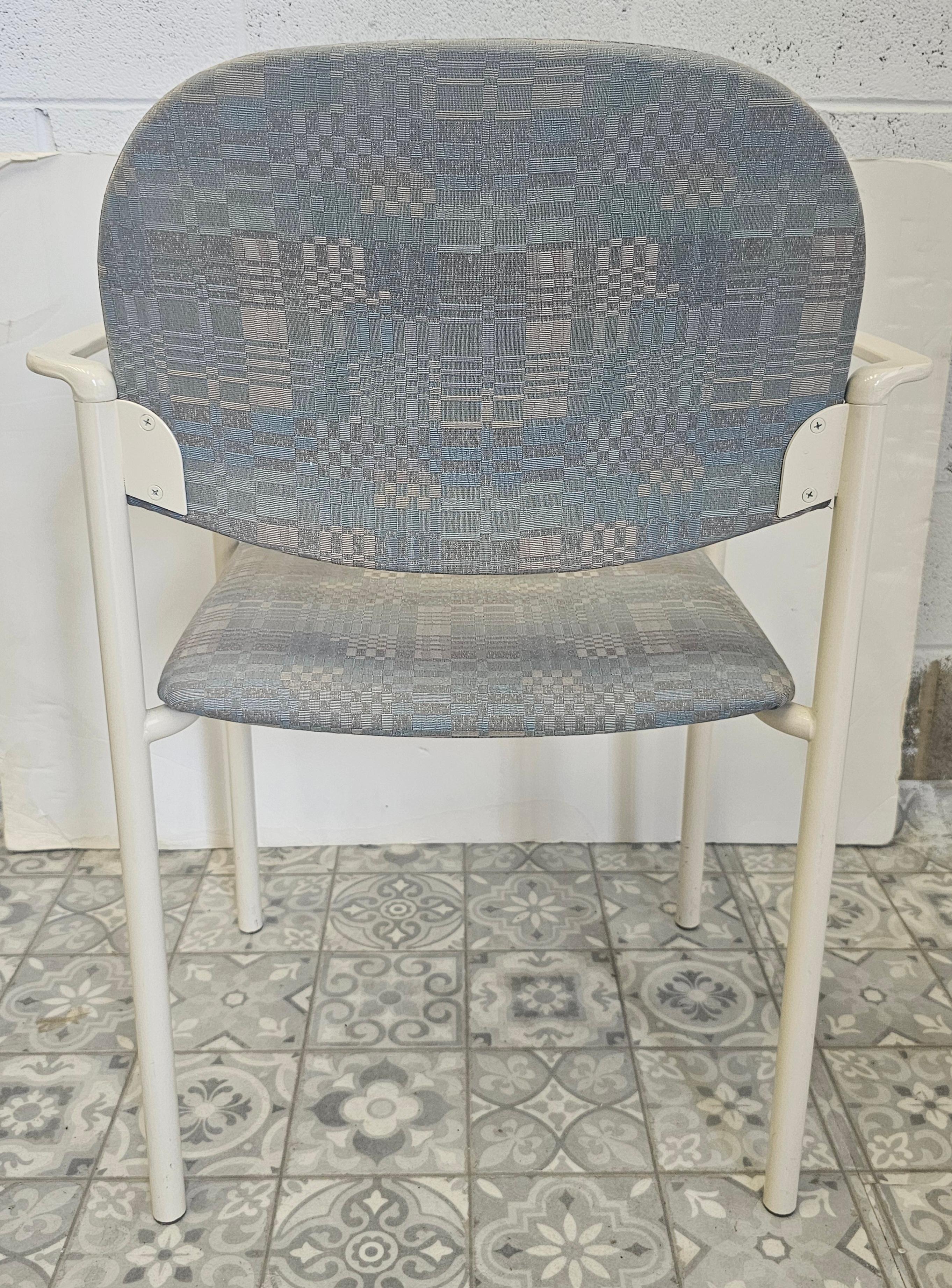 Set di sei poltrone in metallo verniciato e imbottite A.C.I. Industries della fine del XX secolo in vendita 5